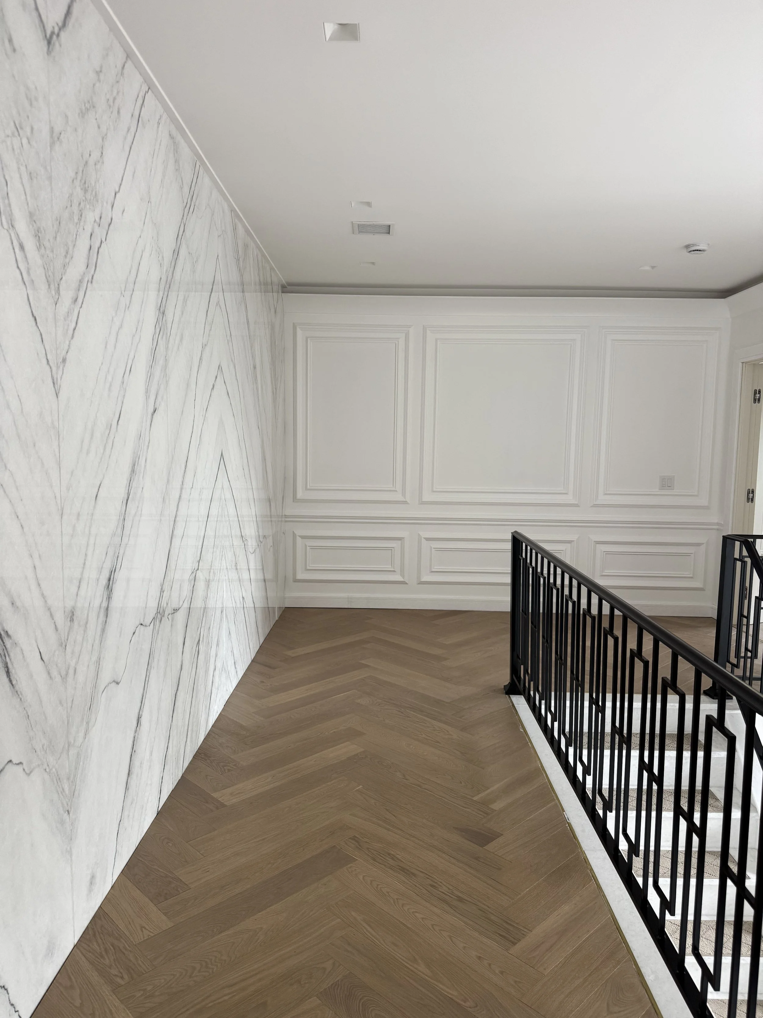 NJ  - PRIVATE RESIDENCES - SPARKING CALACATTA [[feature-wall]]