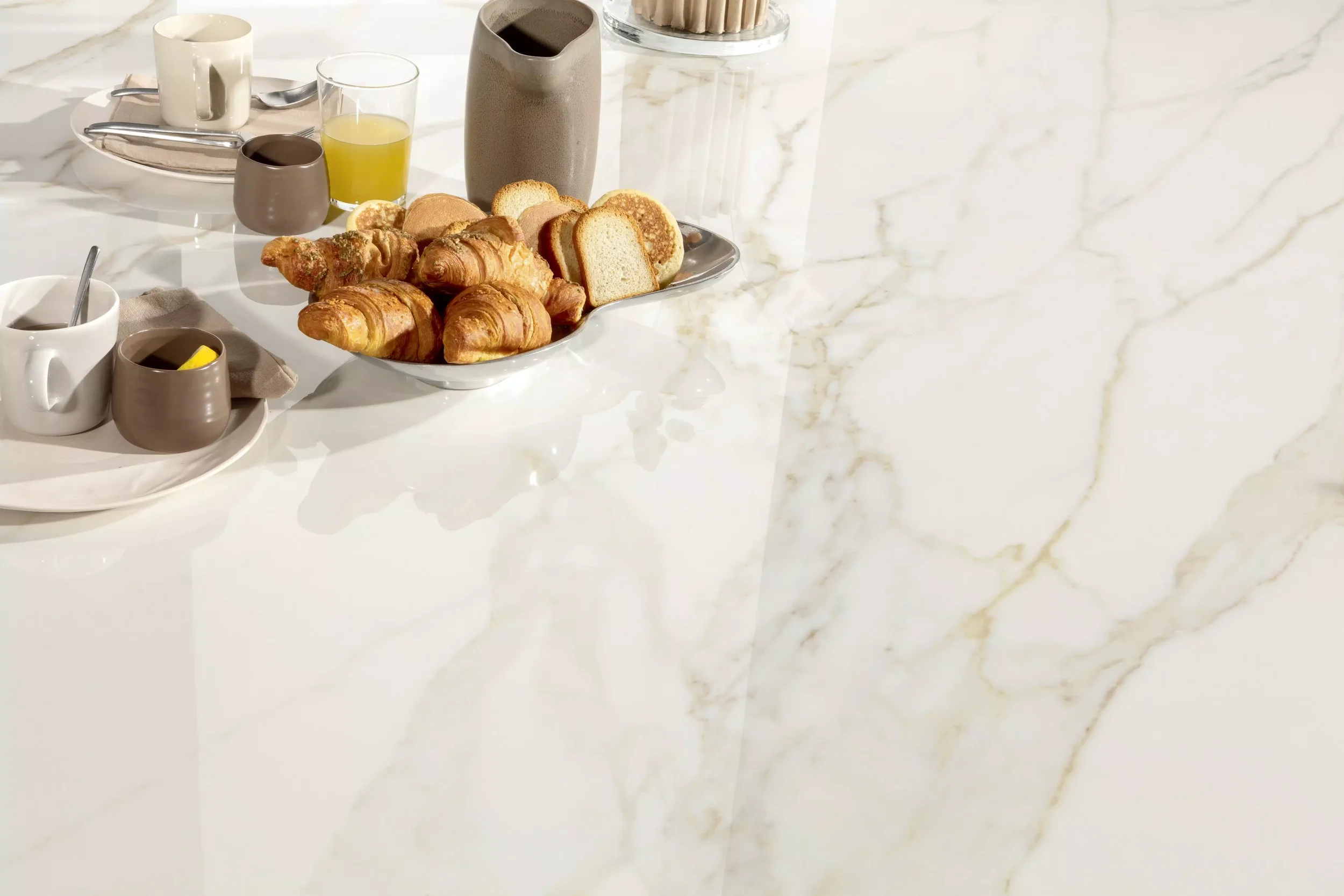 marble_apuano_oro_glo-5009.webp