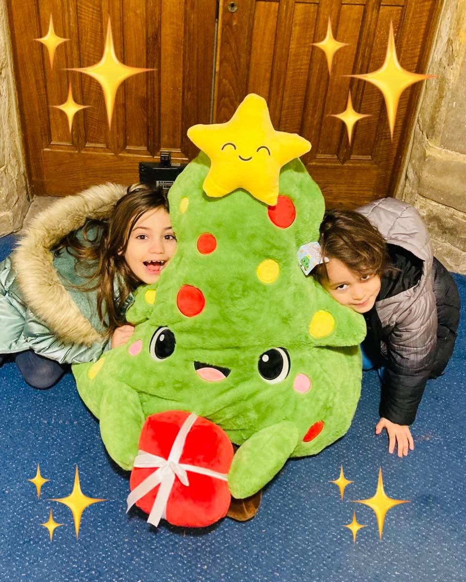 RAFFLE WINNERS

Thank you to all who entered the raffle, raising money for a very worthy cause! Noel, the enormous Christmas tree (4th prize) has gone to a very loving home as you can see! 🎄Thank you to Flamingo Amusements for donating it. 

Winners