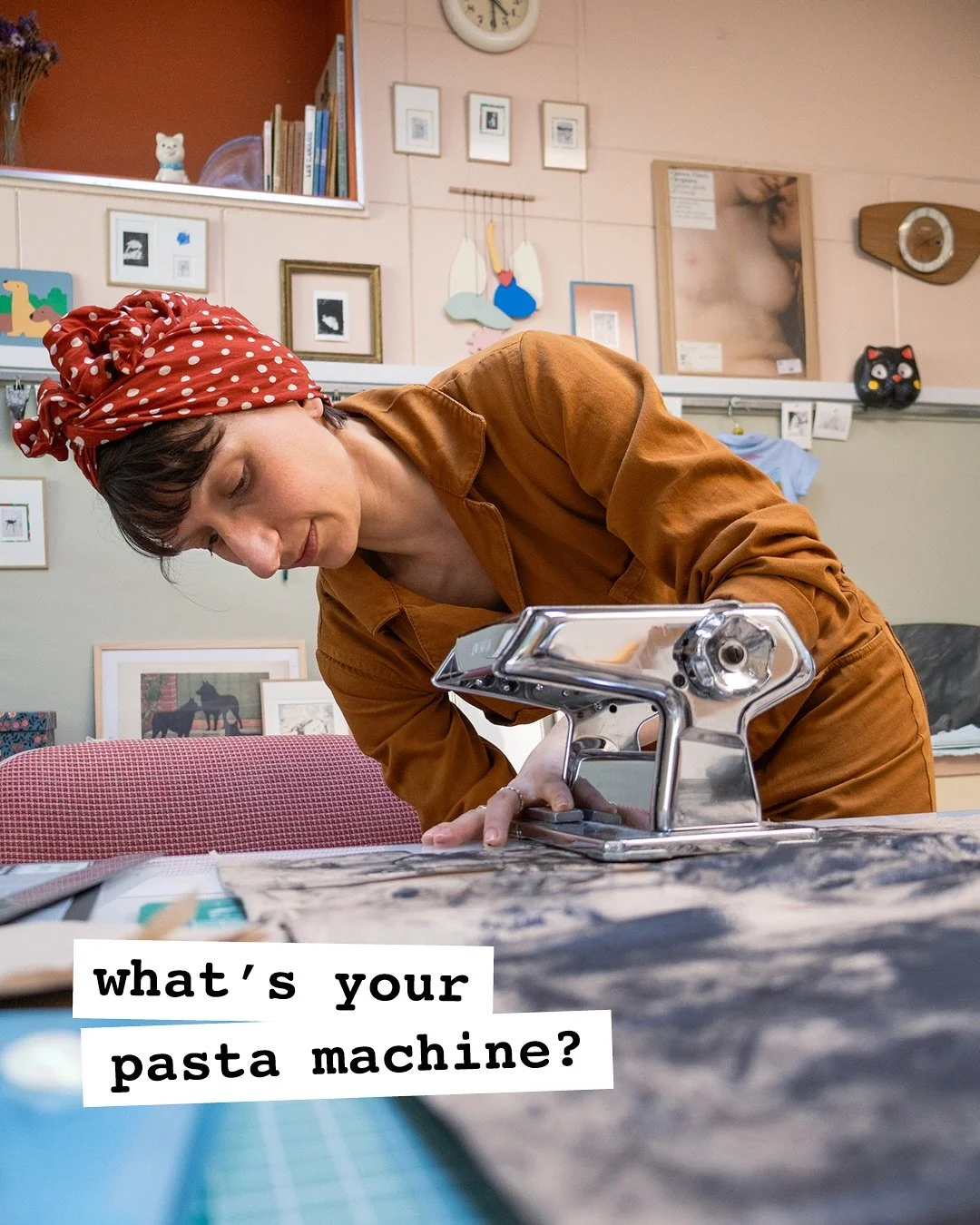 😂 Avant j&rsquo;avais une machine &agrave; p&acirc;tes inutiles dans mon placard, maintenant j&rsquo;en ai 6 cr&eacute;atives !&nbsp;
🐤 J&rsquo;ai commenc&eacute; avec une petite Ernesto (le mod&egrave;le de Lidl), &ccedil;a a fonctionn&eacute; mai