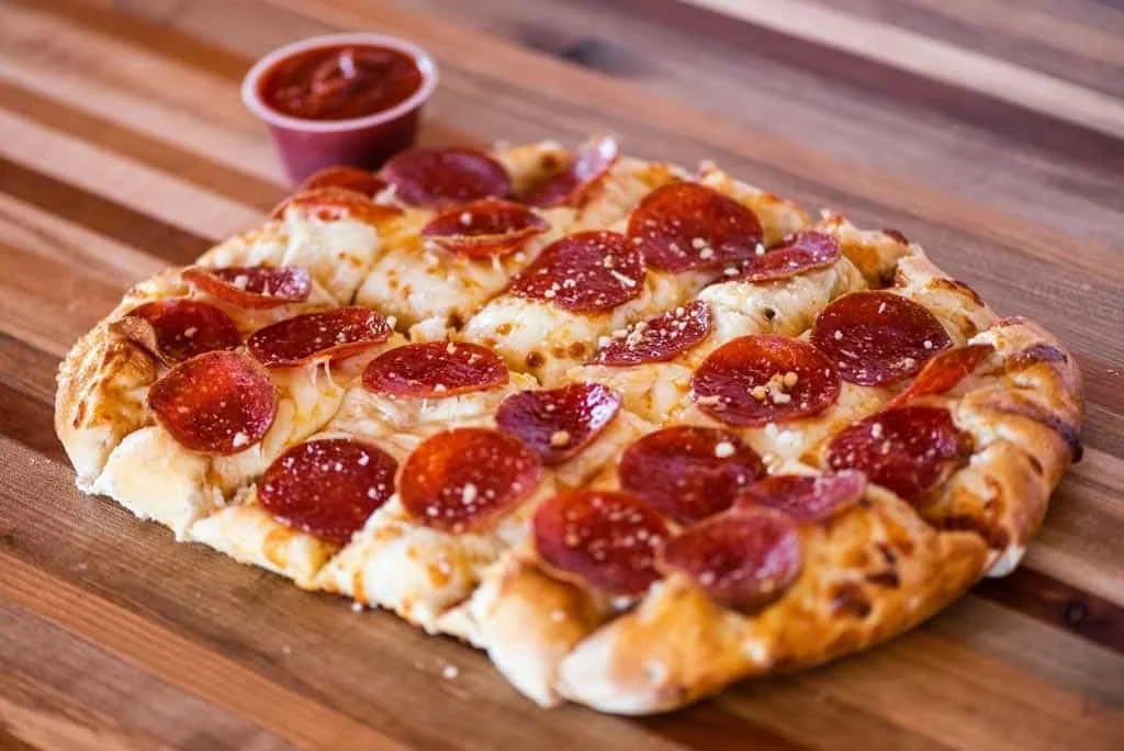 Giuseppes Pizza Pepperoni Cheesebread.