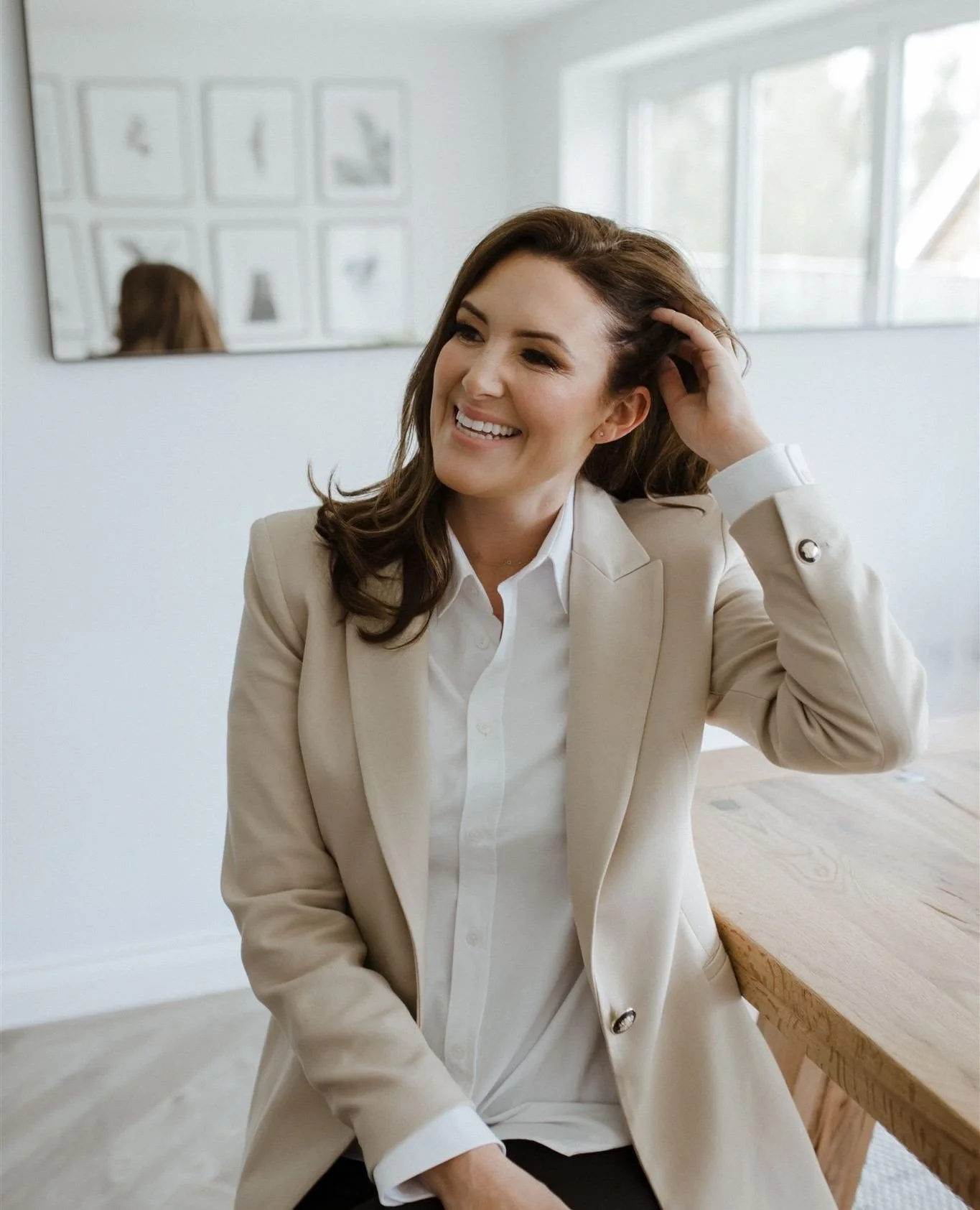 Last year was a sh*t show! It felt like I was juggling & launching a hundred things at once. 
Something had to give. I nearly gave up. I wasted too much time to mention searching for jobs on LinkedIn, which made me feel even worse!!
But ins