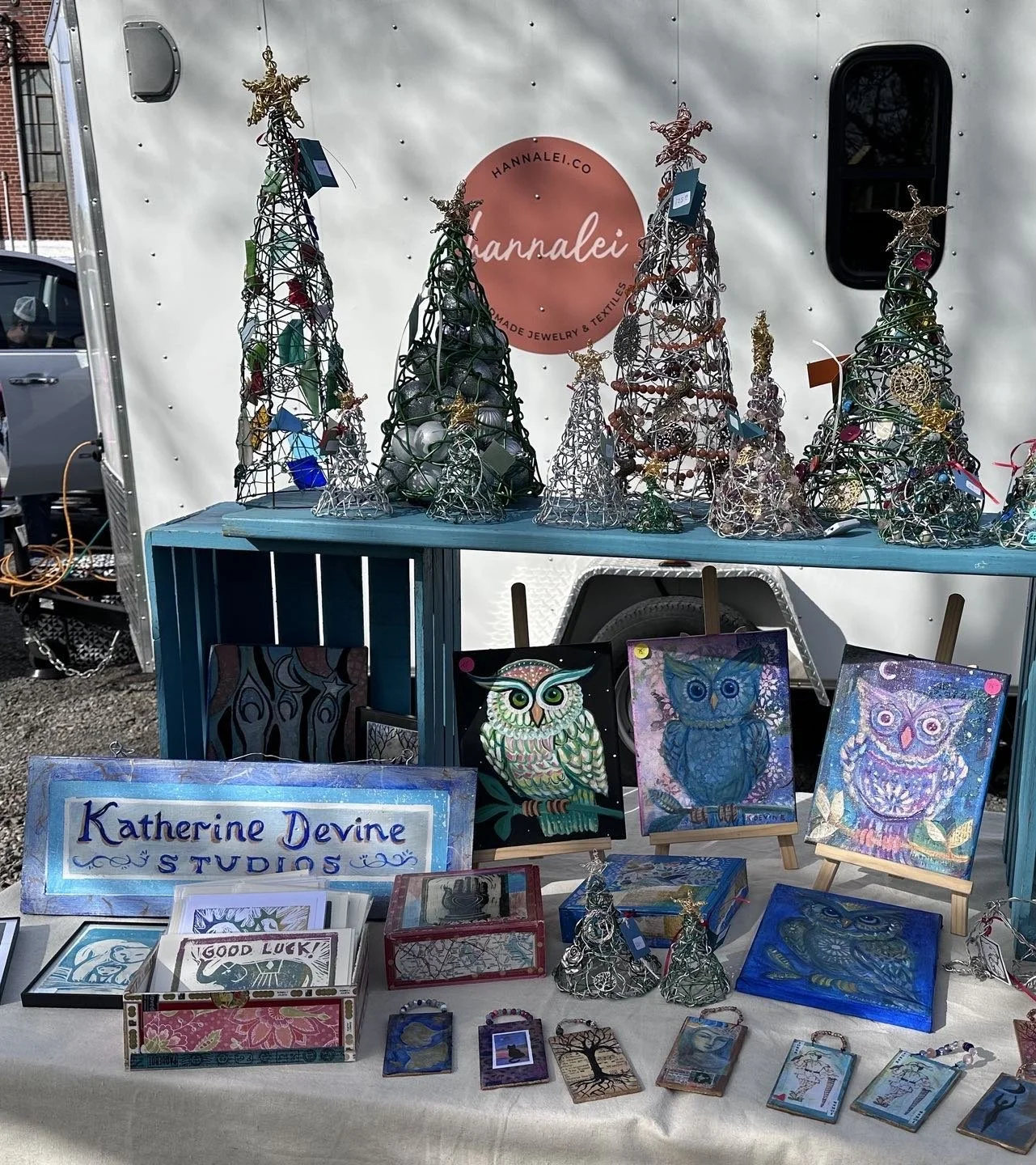 The nicest part of doing craft shows is the wonderful folks you get to spend the day  with! Today 11 -4 !