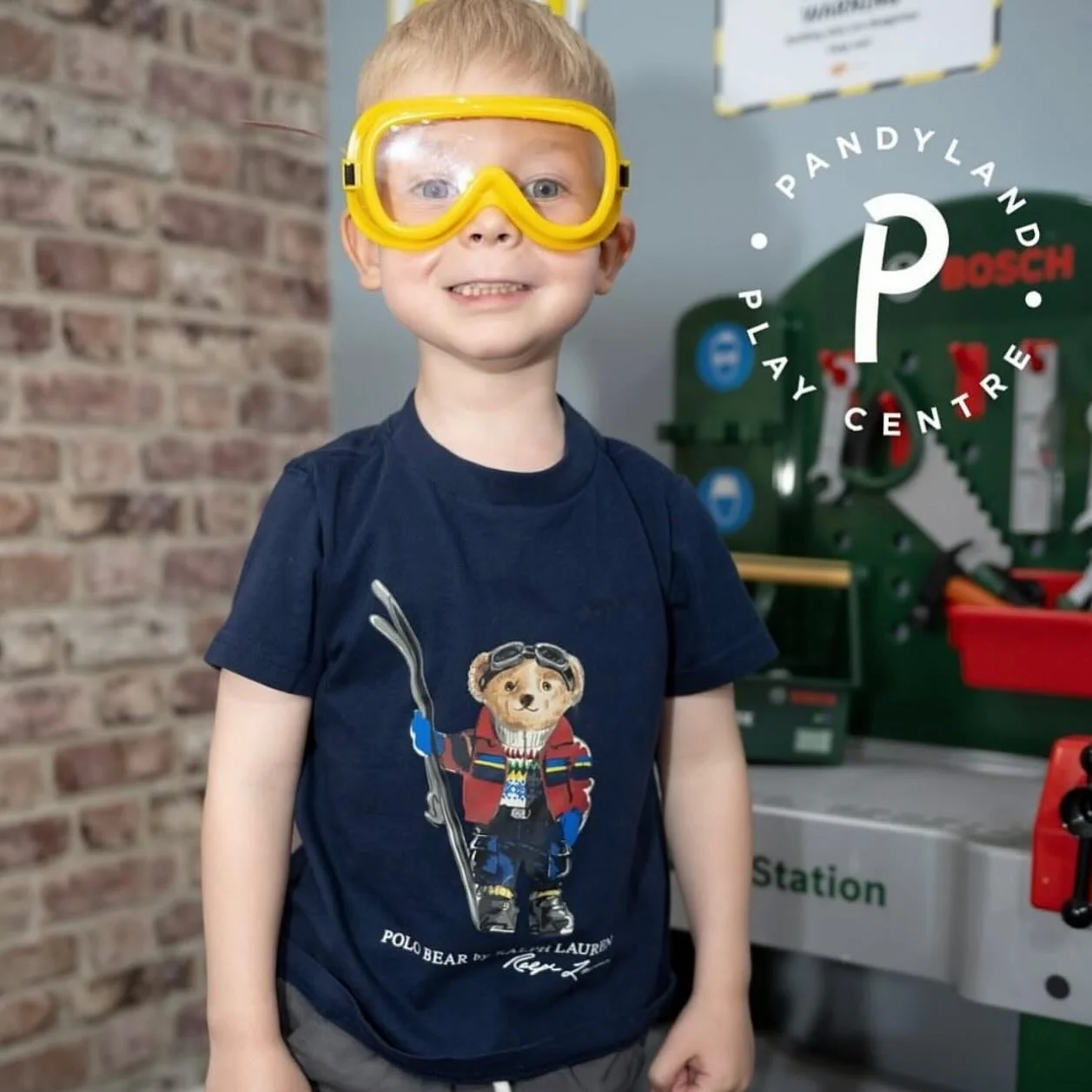 🌟 Our 70-minute sessions are packed with opportunities for little minds to flourish! 🌟
From embarking on exciting adventures in our imaginative role-play areas to diving into captivating stories in our cosy reading corner, every moment at PandyLand