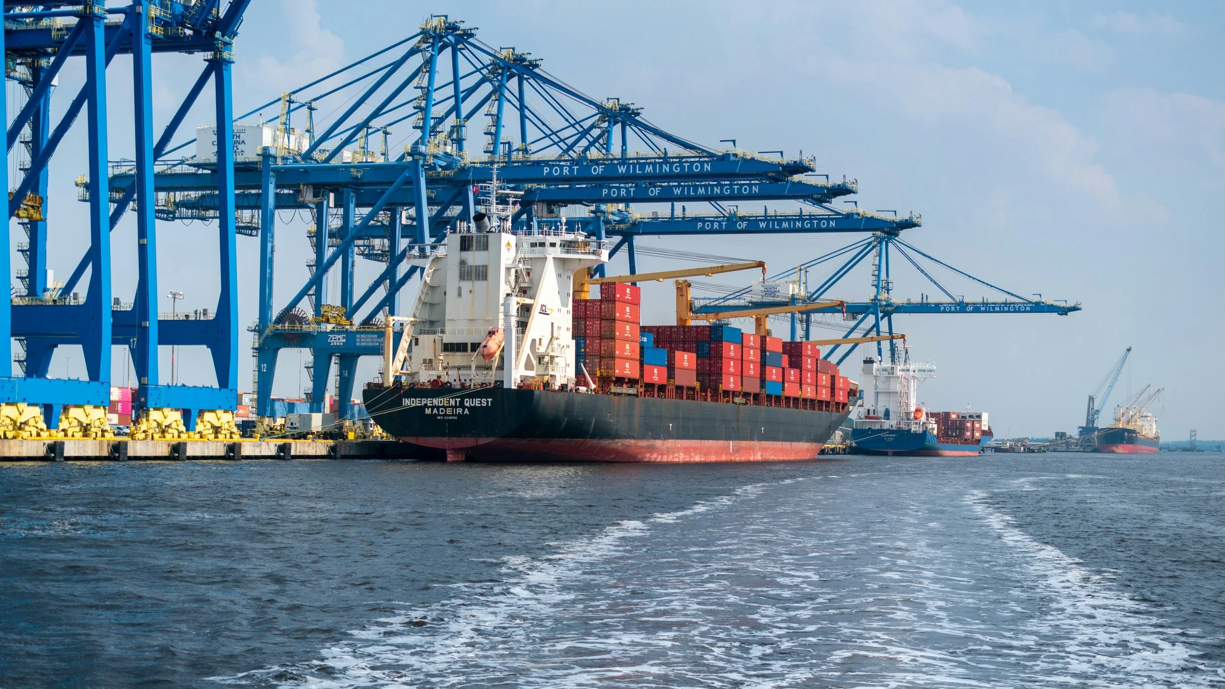 Freight Rate Negotiation: 10 Practical Tips for High-Spend Shippers to Get Better Carrier Contracts