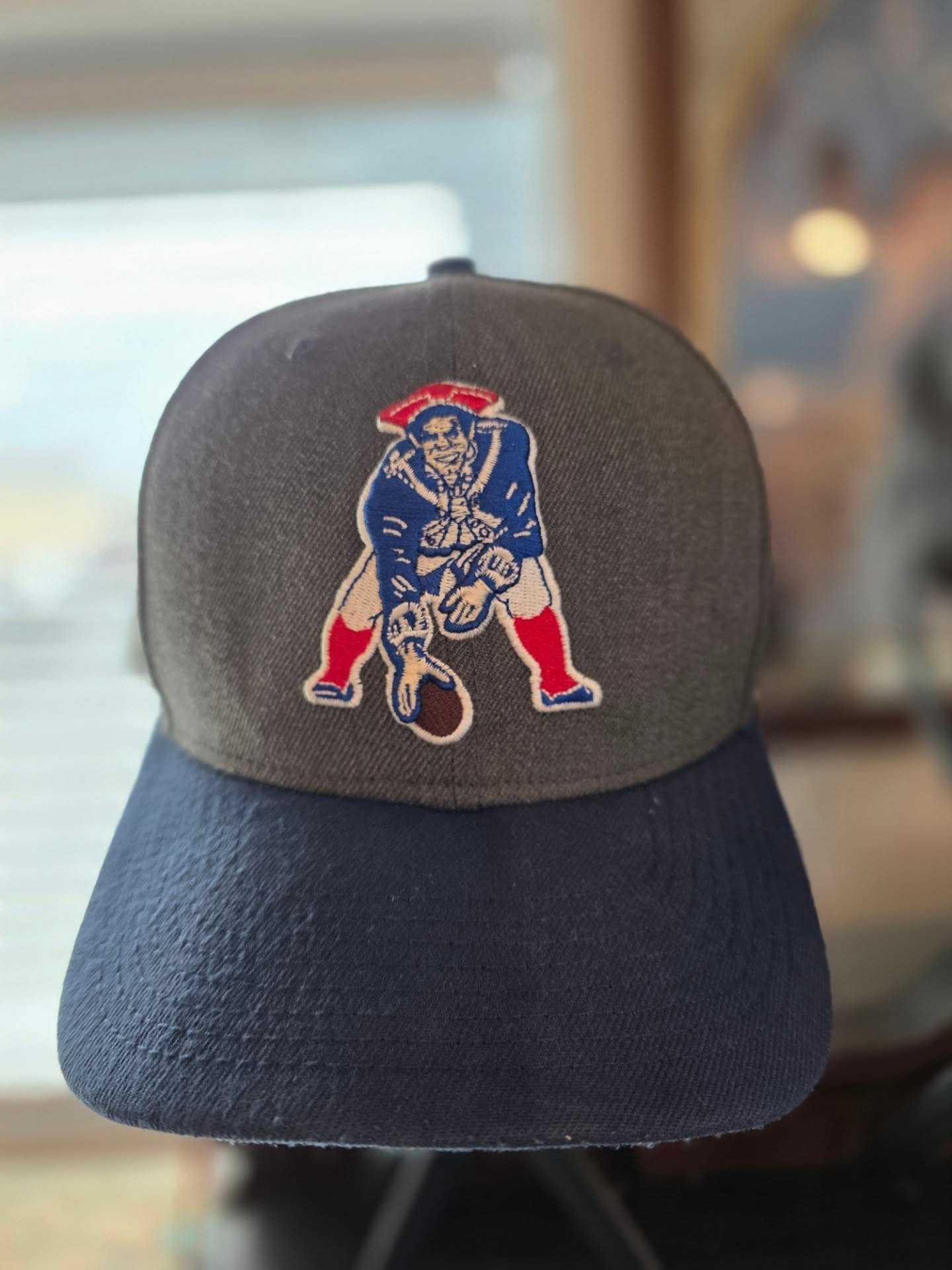 Red, white, blue,  Good football vibes in here right now. 🏈

WildFinds is feeling the energy of this incredible Patriots season, so we pulled out some Foxboro favorites:

🧢 Vintage Super Bowl XXXI cap,  complete with signatures.
🥃 Classic &ldquo;P