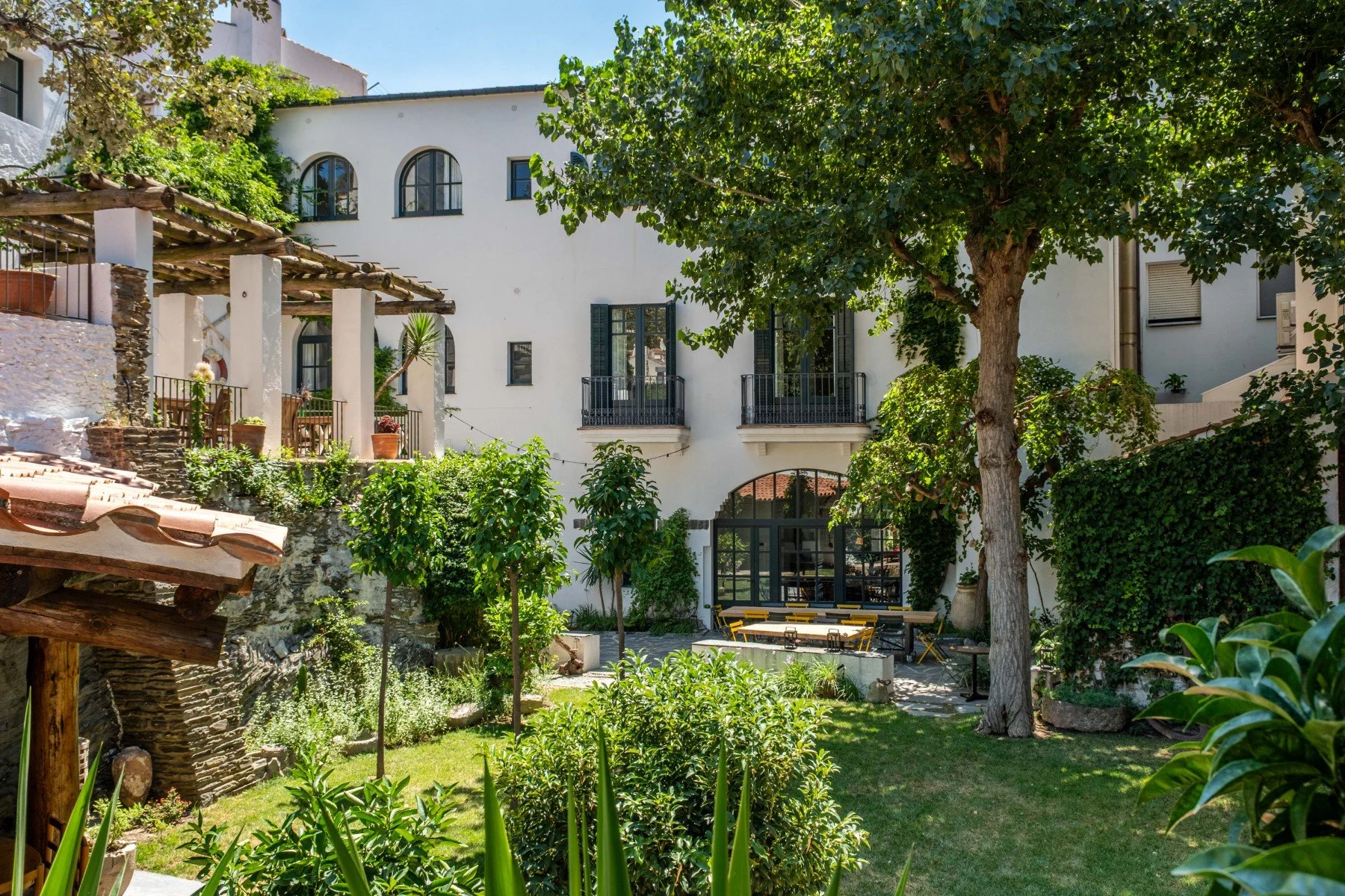 luxury villa cadaques garden