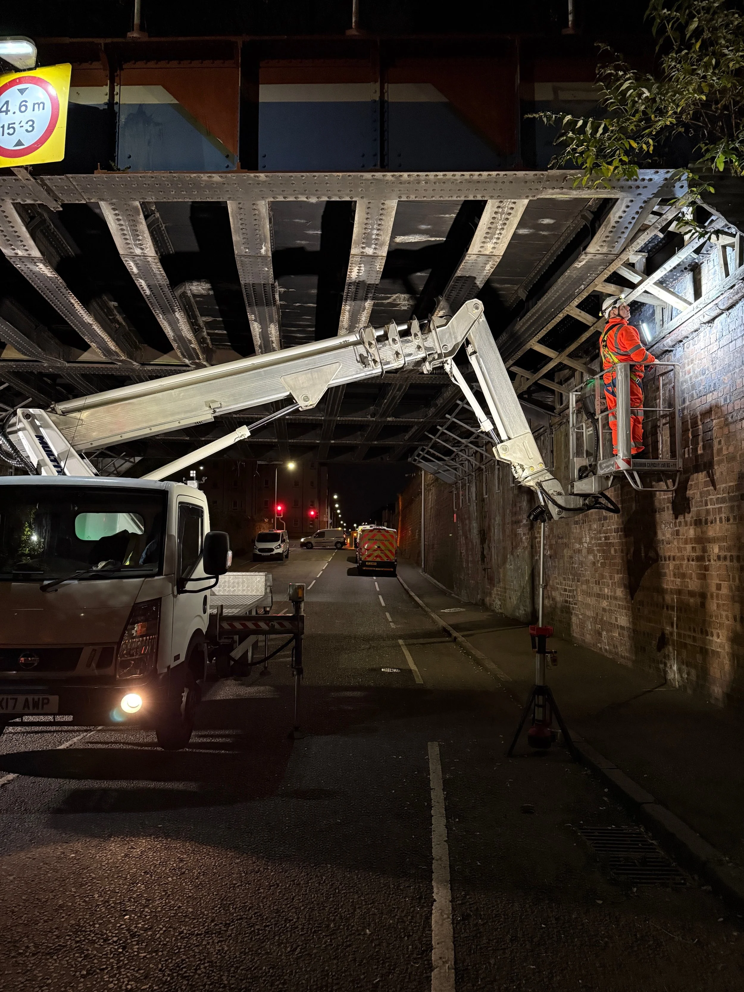 Kirkcaldy Rail Bridge Structural Maintenanc and Survey Using  Truck Mounted Cherry Picker
