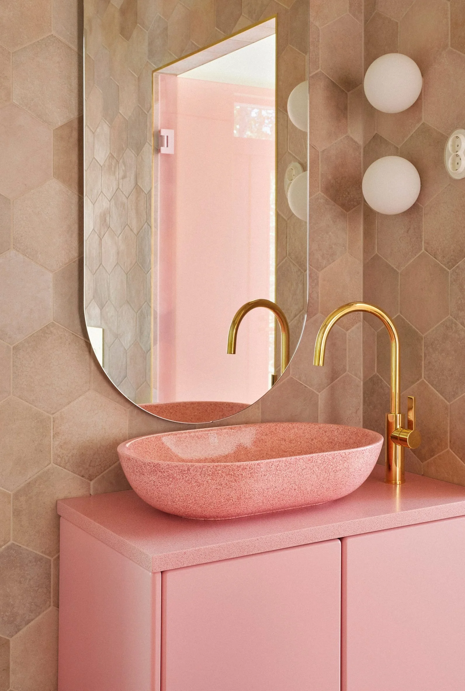 woodio-blossom-bathroom-collection-woodio-design_dezeen_1704_col_3-scaled.jpg