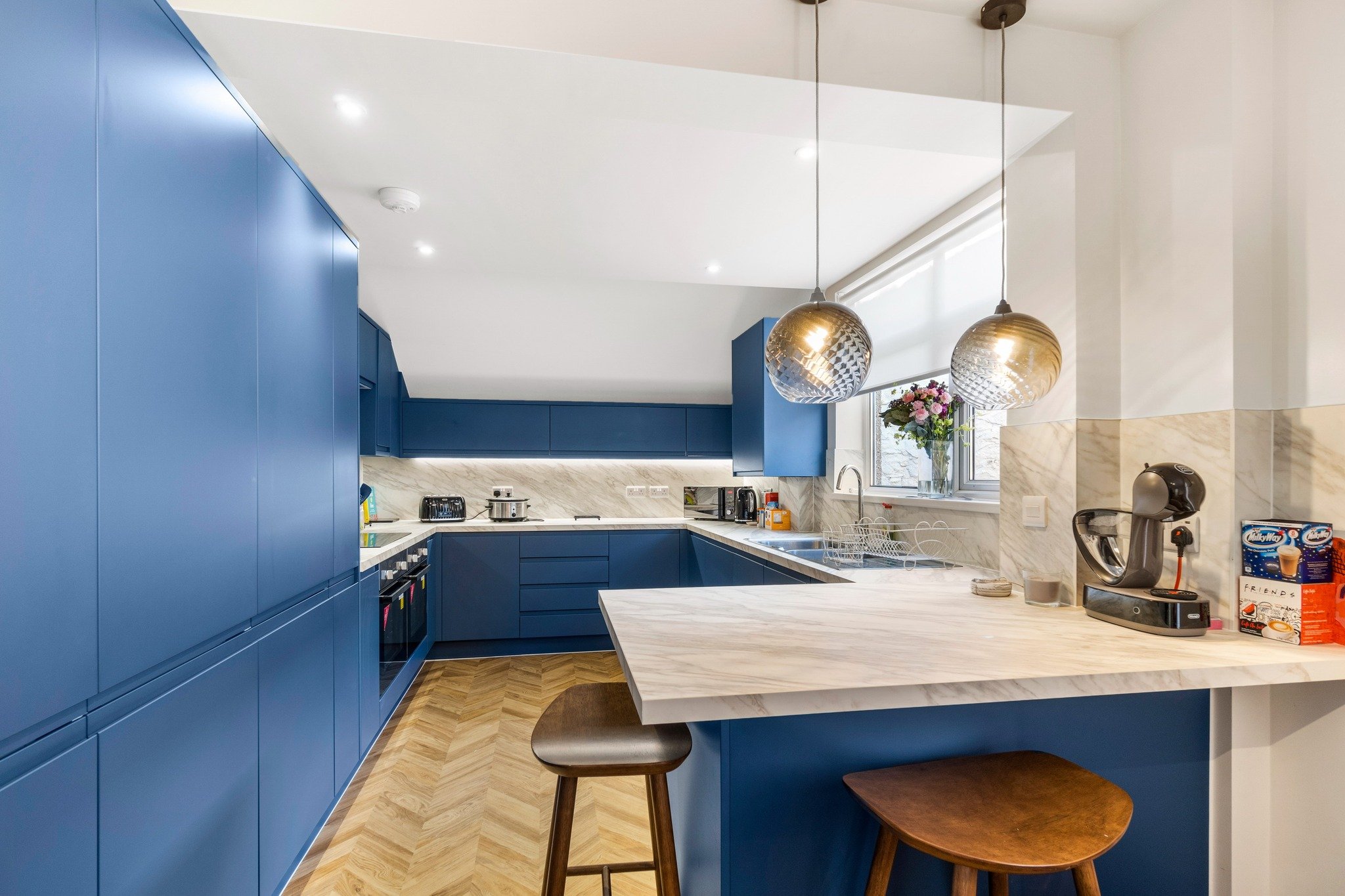 Practical and stylish kitchens to make shared living a breeze. 

 #HomeDecor #LuxuryLiving #UKRentals #LettingsAgent #PropertyManagement #HomeRentals #RealEstateUK #RentalProperty #lettingsagentuk #interiordesigner #sharedliving