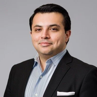 Aly Farooqui Headshot.jpg