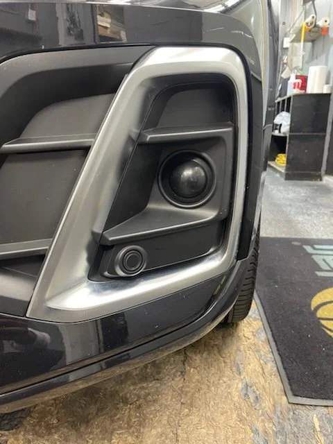 Chrome delete around fog light.