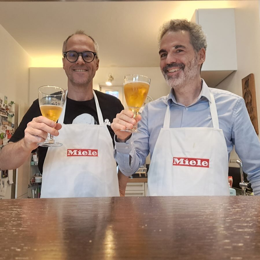 So nice to see my old friend and first artistic partner @swp_konstanz Christian Lorenz again after so many years! We had a great time cooking together and catching up. I am touched and honoured that he invited me to step in with the @stuttgarter.phil