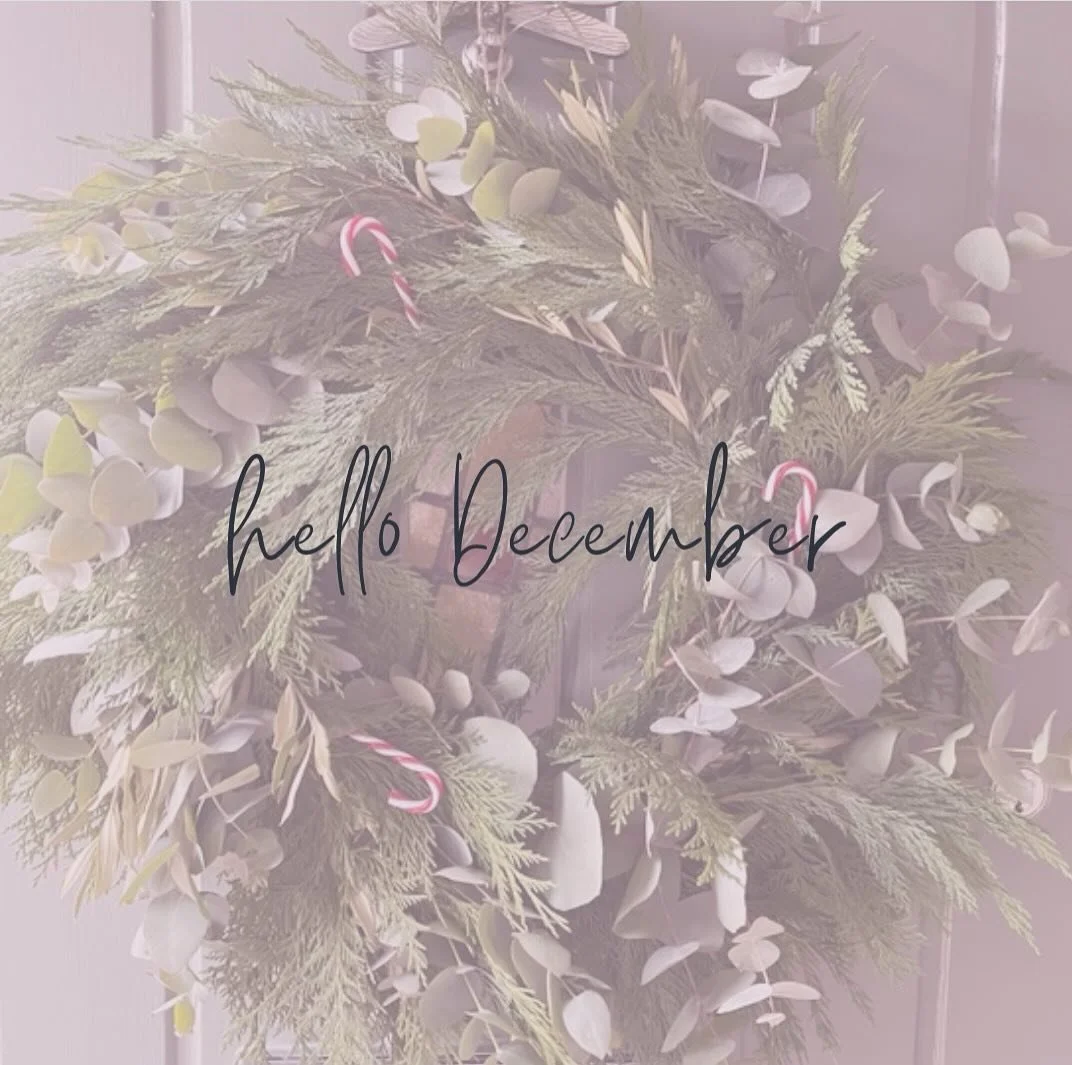 A very festive #FeelThemOnTheFirst 🎄 🎄

The tree went up yesterday (I&rsquo;m usually stand firm with the &ldquo;no decs up until December&rdquo; rule, but the kids have been so excited this week, I gave in a day early! 

December is a busy time fo