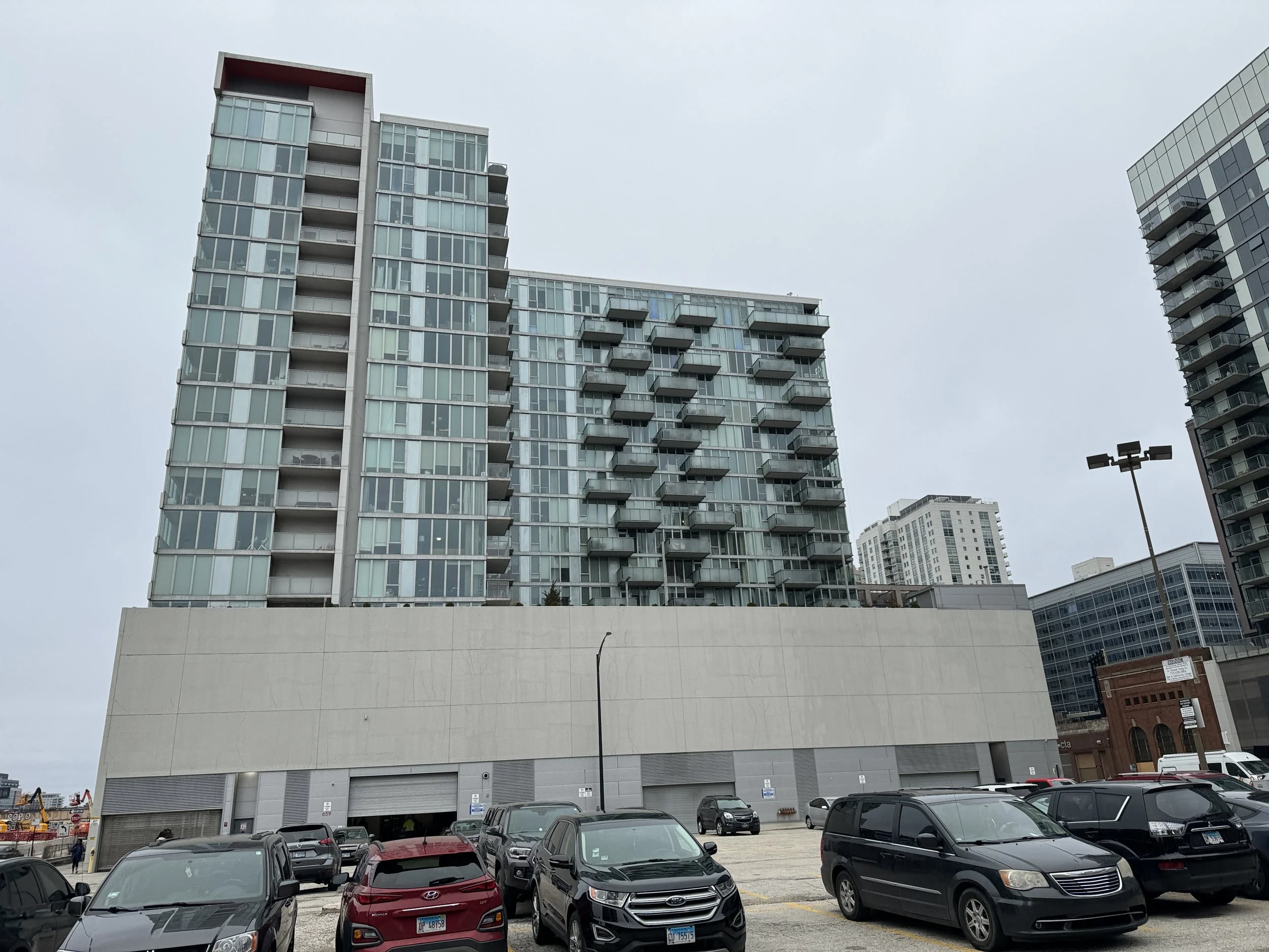 659 W Randolph 1.JPG