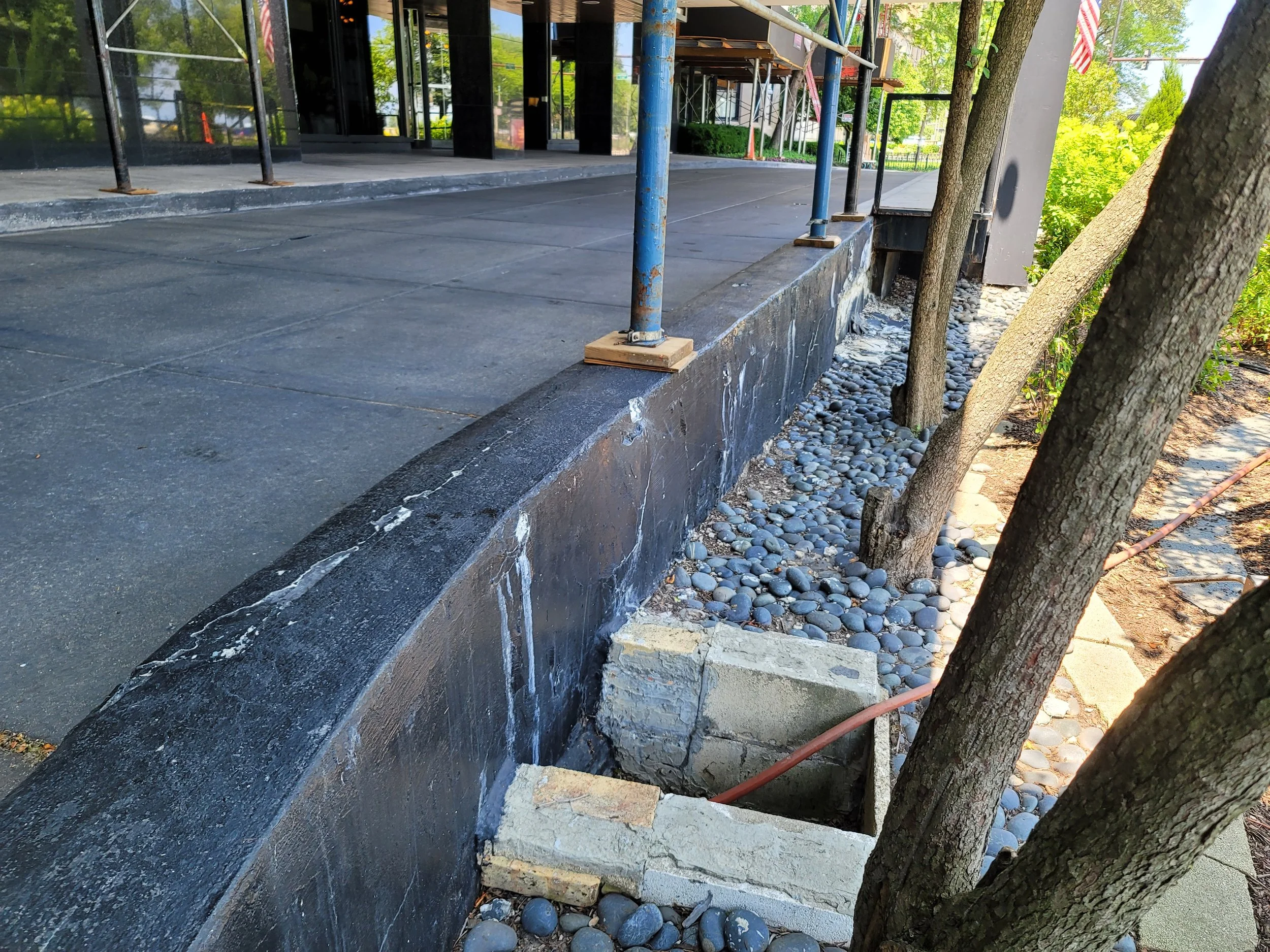 1440 N LSD Driveway 2.jpg