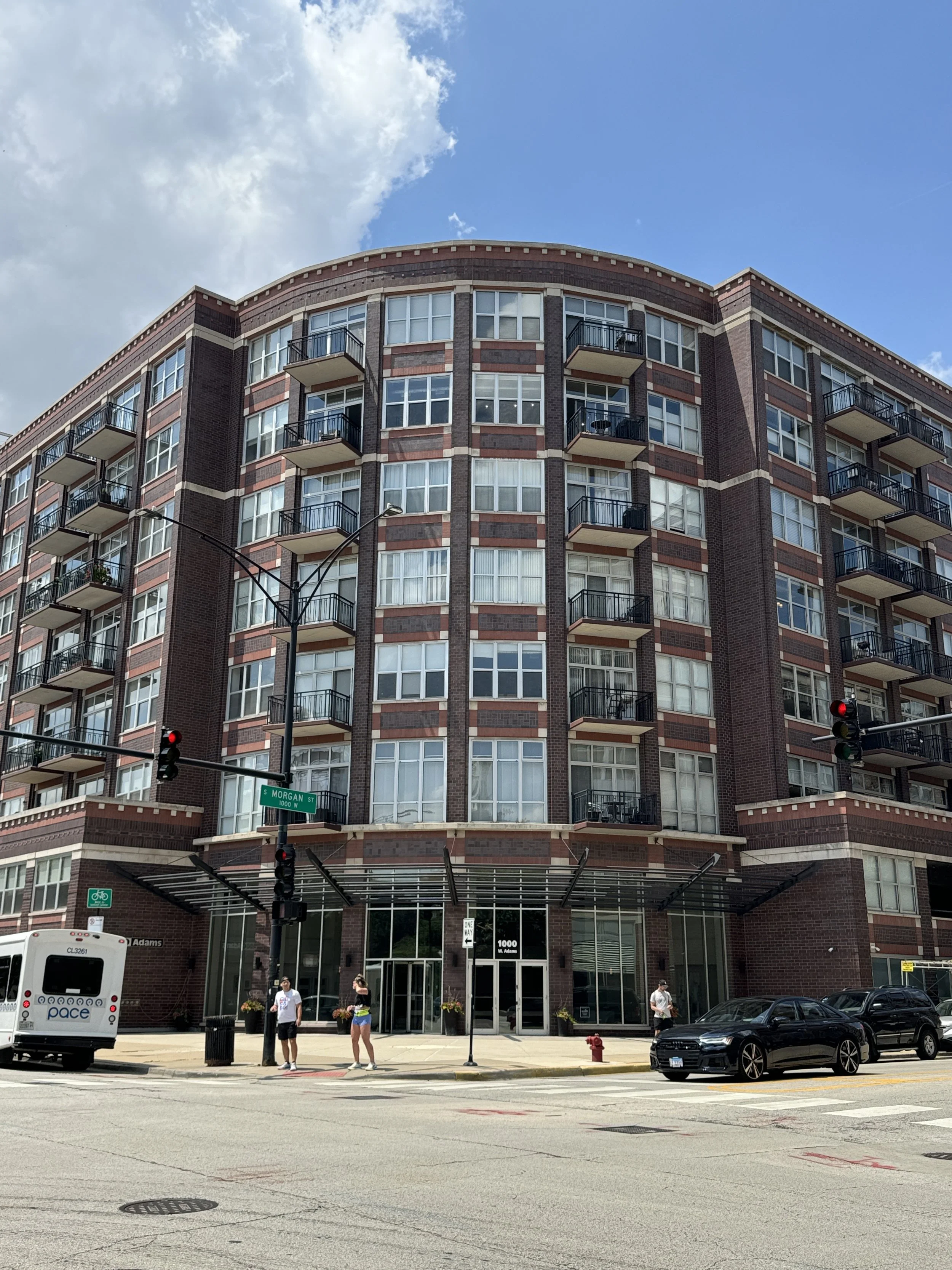 1000 W Adams 2.JPG