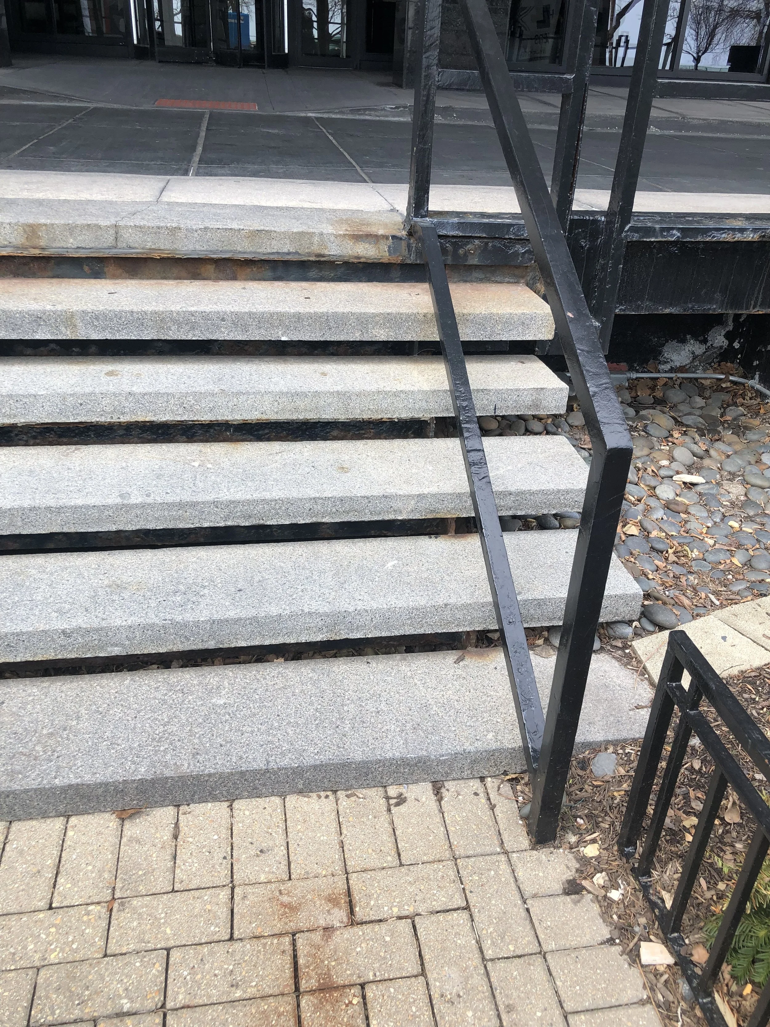 1440 N LSD Driveway 3.JPG