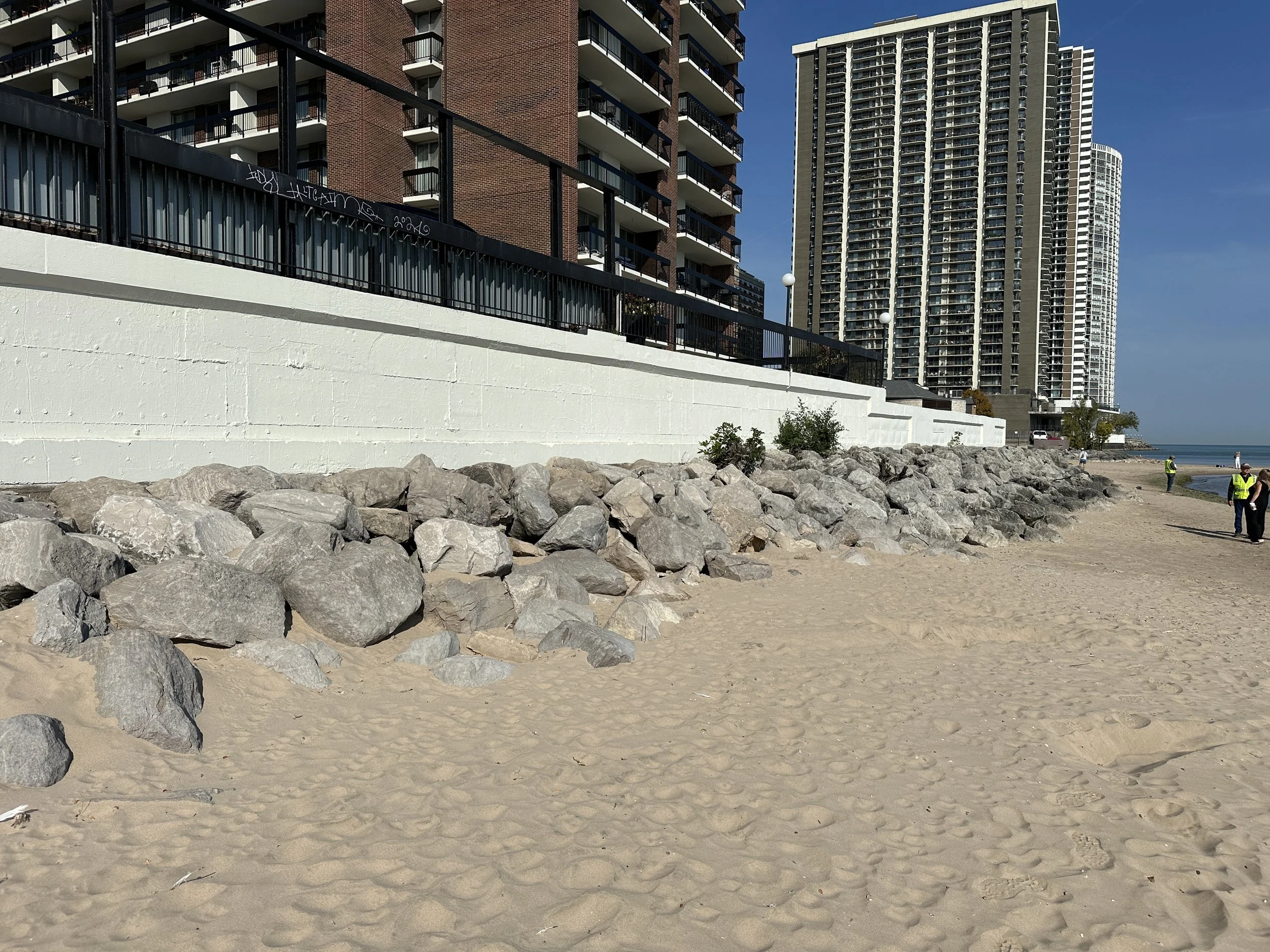 5901 N Sheridan Seawall 19.JPG