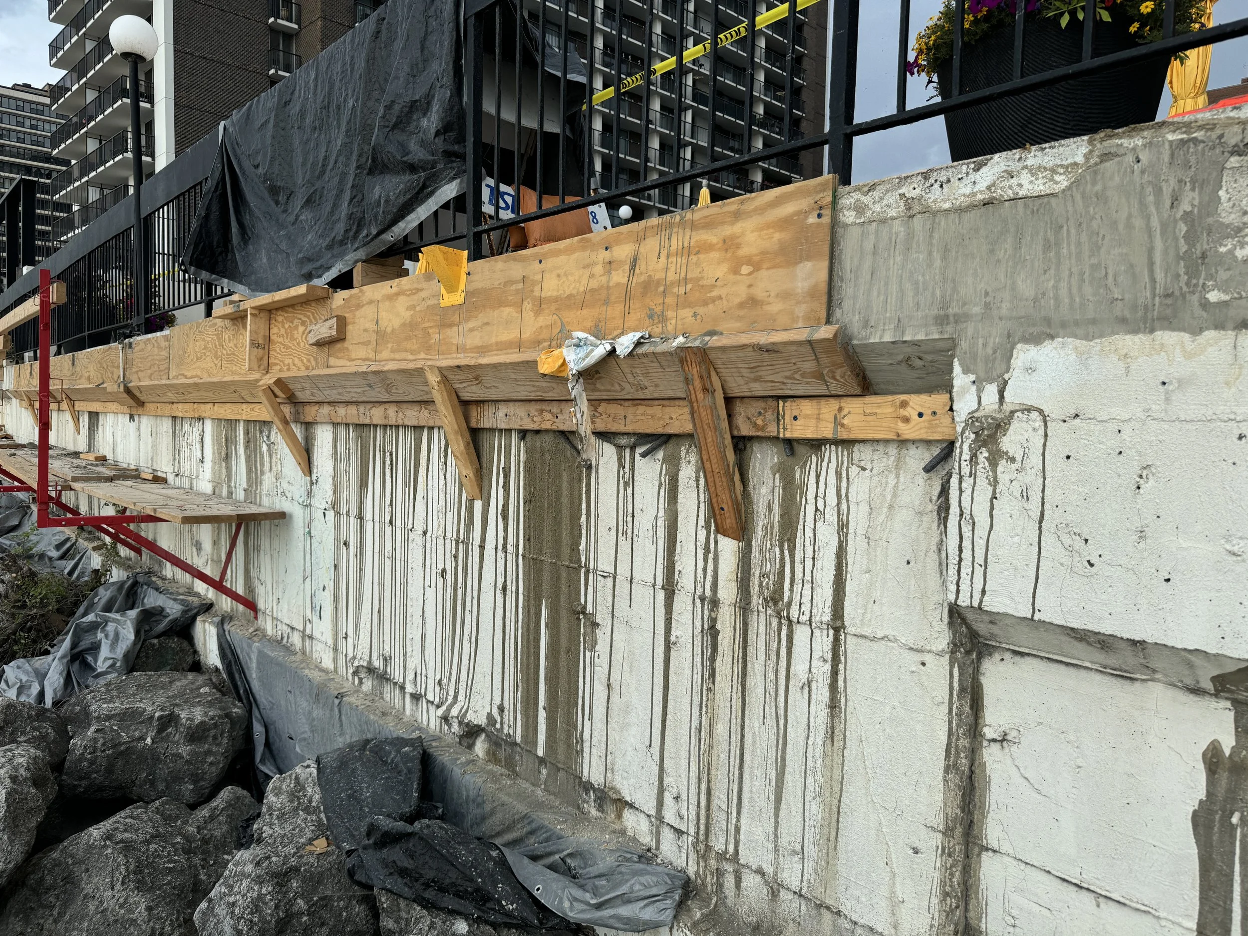 5901 N Sheridan Seawall 10.JPG