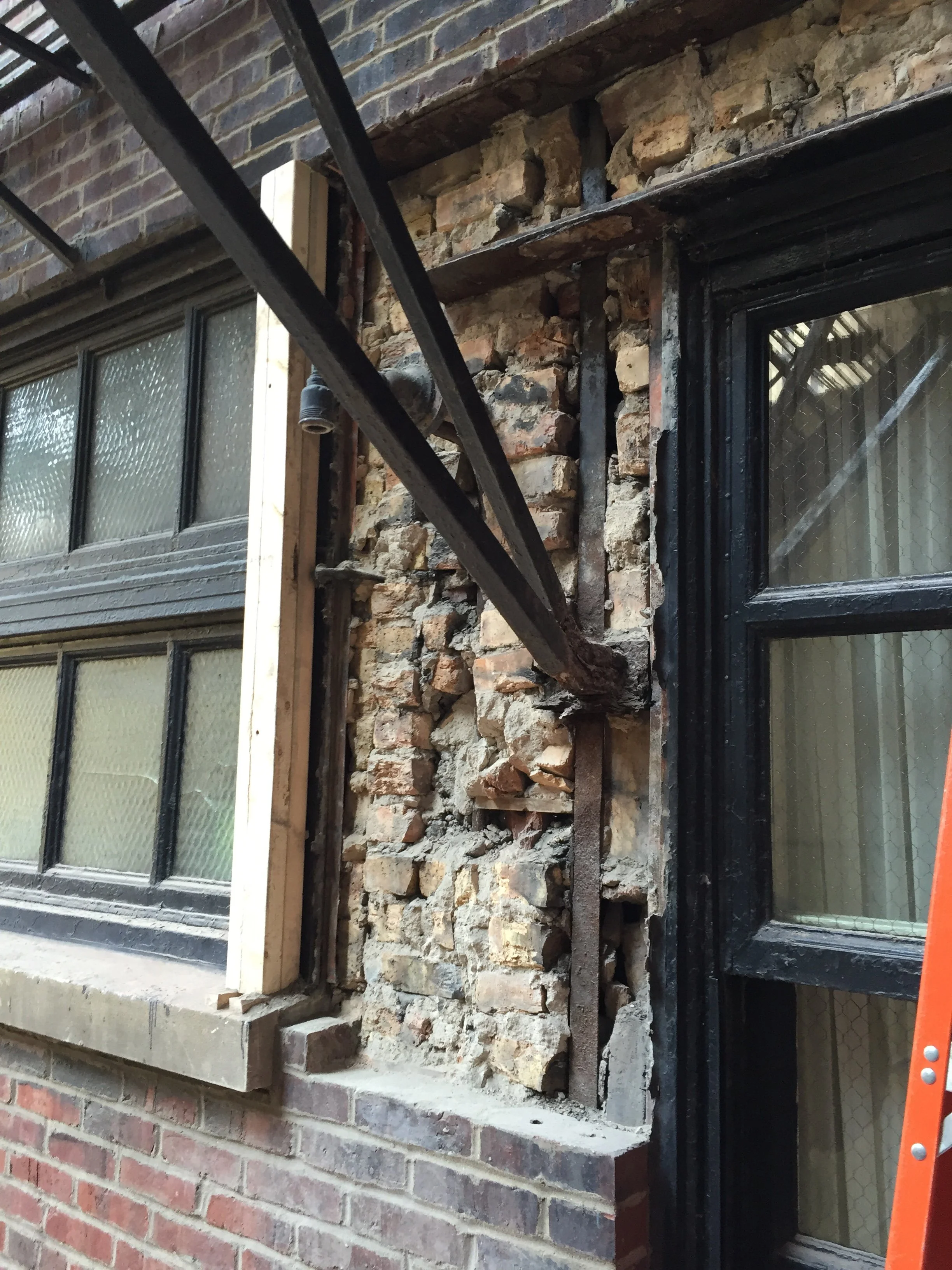 1120 N LSD Facade and Window 7.JPG