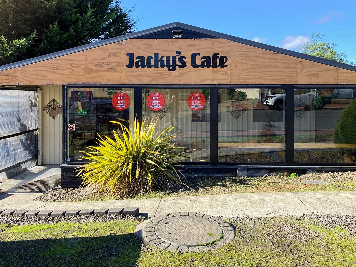 Jacky’s Cafe
