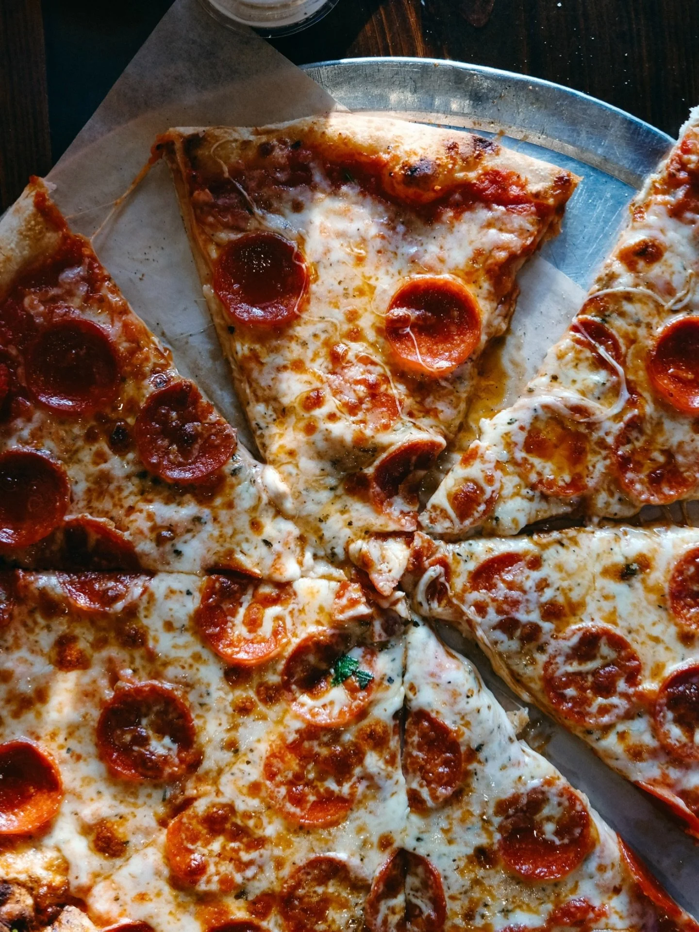 It&rsquo;s National Pizza Day, and it couldn&rsquo;t fall on a better week to celebrate all the things and people we love. 🫶

Buffalo State Pizza recently moved just a few doors down in Downtown Overland Park into a bigger, better space, and the nei