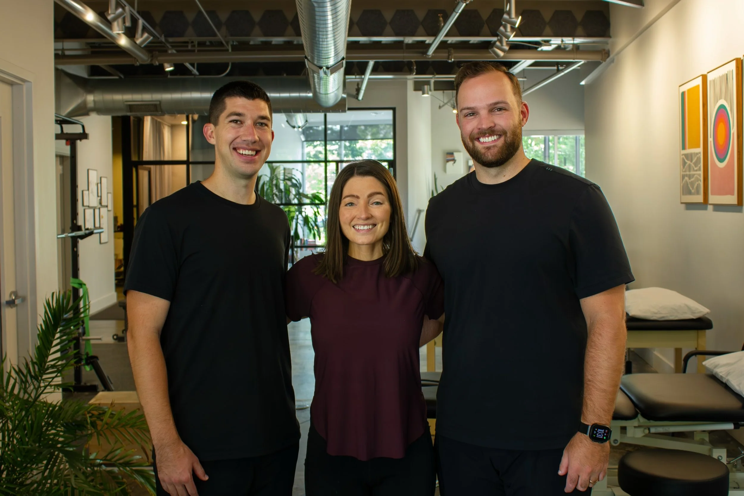 Meet one of the local businesses helping keep our community moving: HelioKC Physical Therapy. 💙 @helio_kc_physicaltherapy 

Owner Dr. Sara Arnold founded HelioKC after taking a leap away from the traditional physical therapy model to create somethin