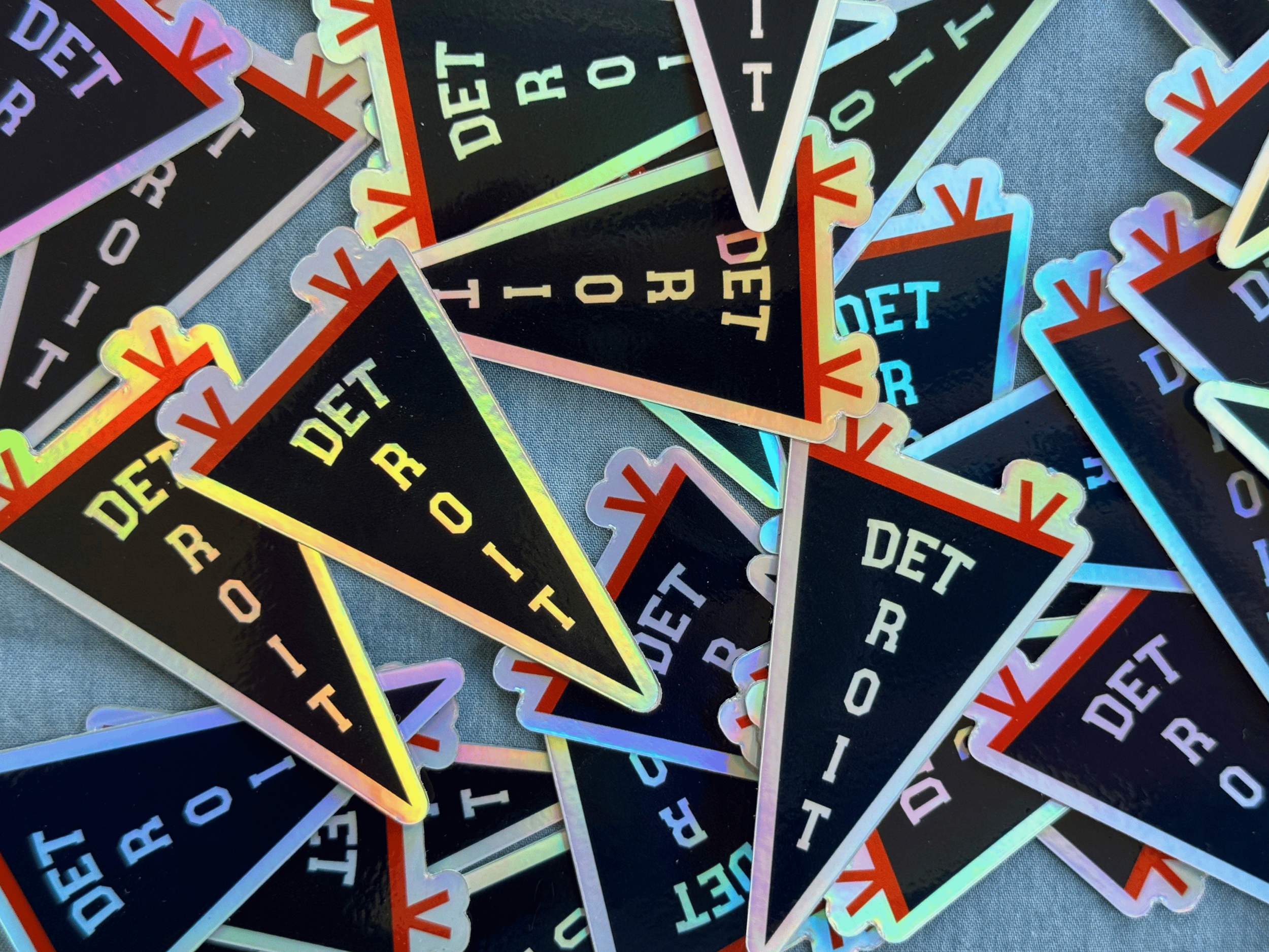 detroit-tigers-pennant-flag-holographic-sticker.png