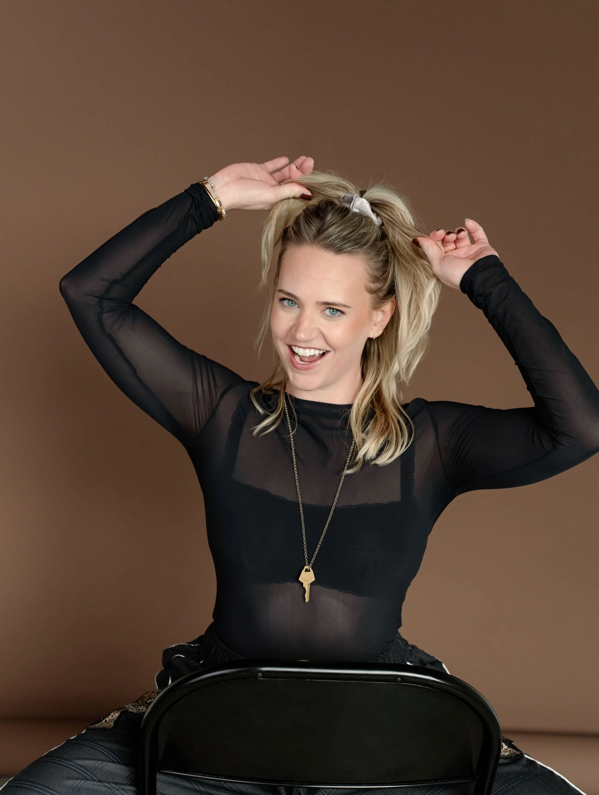 Hi, I&rsquo;m Lynsey! And it&rsquo;s been a little while since I&rsquo;ve done an intro post 😘

I&rsquo;m a creative entrepreneur and lifelong athlete with a passion for big ideas, movement, and making things happen. I&rsquo;m the kind of girl who a
