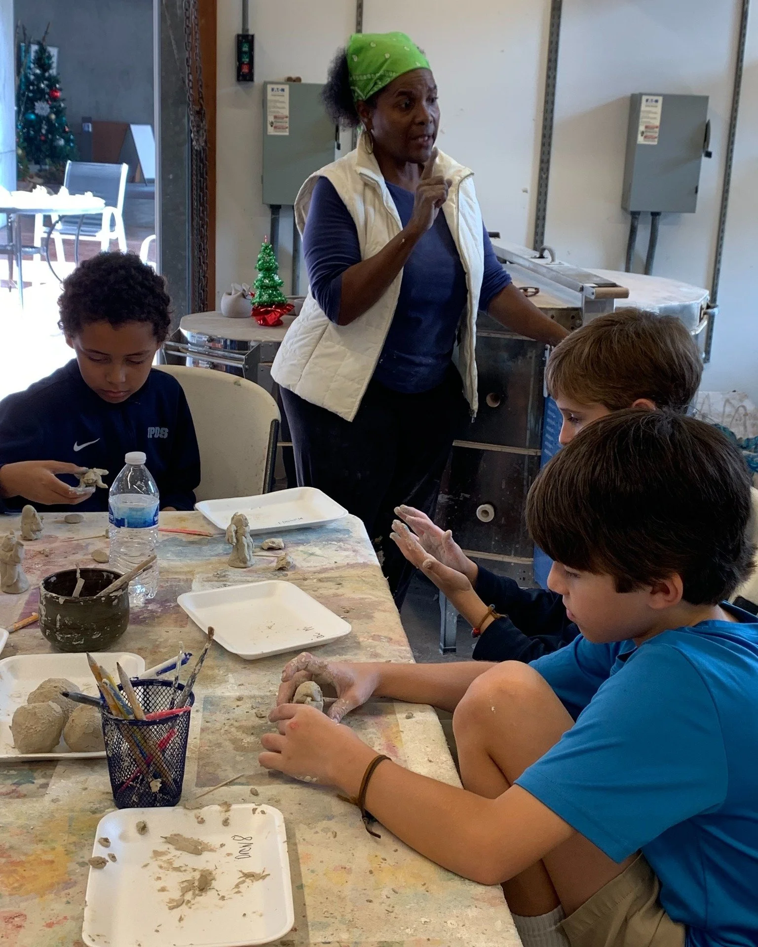 Field trip days are among some of our favorites here at the Waller Crafts Center! We had a great group of fourth graders from First Presbyterian Day School who had a fun day packed with learning and crafting from a few of our member artisans.

&bull;