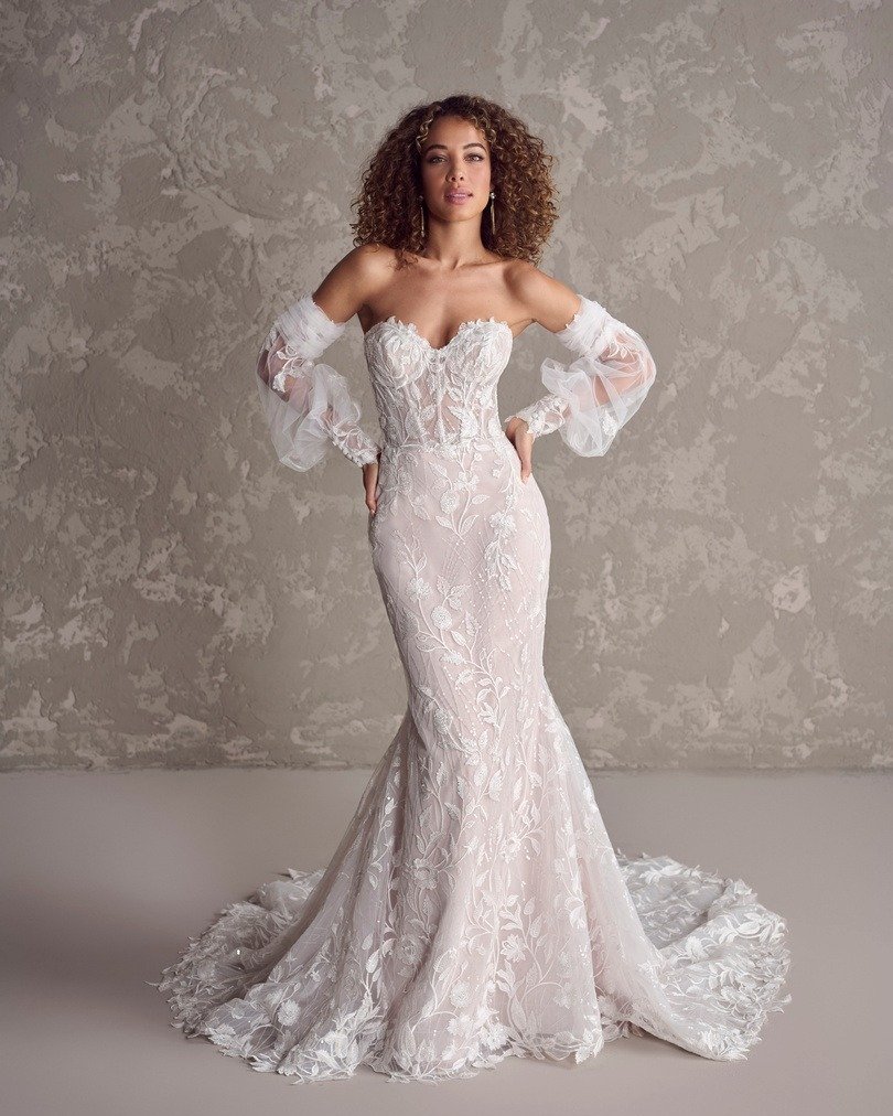 Just In / Nouveaut&eacute; Maggie Sottero!!! 🤍🤍🤍
...
Say Hello to our newest arrival and Maggie Sottero current #1 Bestseller, Fairchild!!! Featuring lush layers, bloom-like beading and nature-inspired motifs, this sequin lace fit &amp; flare dres