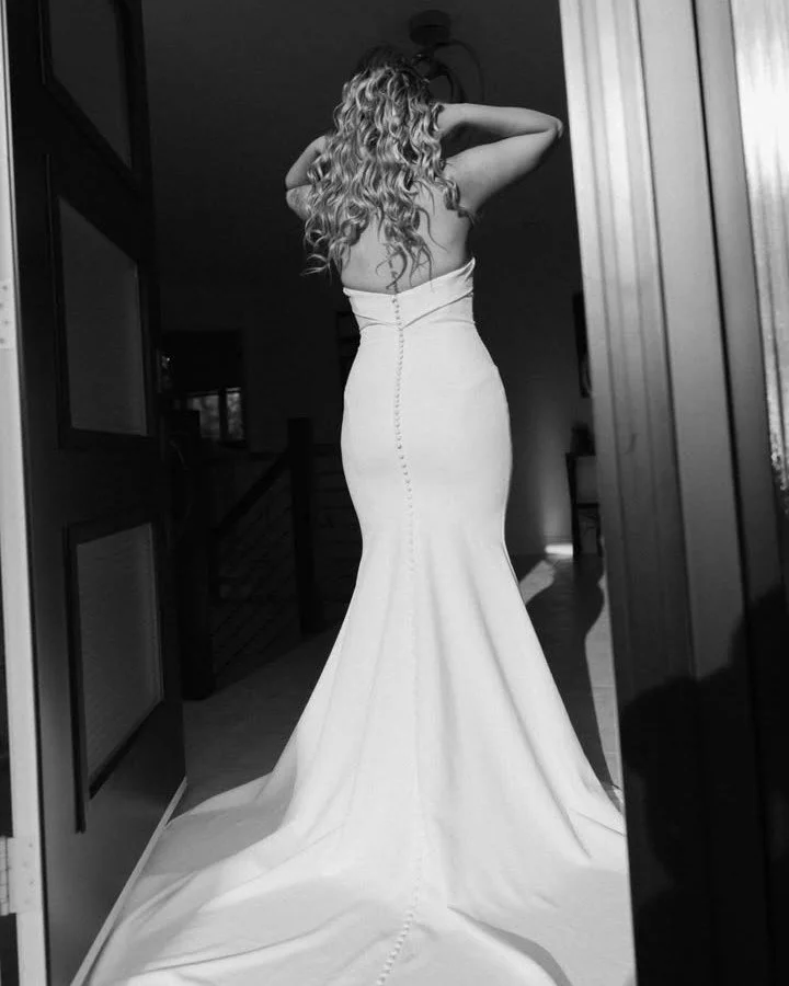 F&eacute;licitation &agrave; notre superbe mari&eacute;e Marie-Pier et &agrave; son conjoint!!! WOW de WOW!!! Vous &ecirc;tes tellement beaux!!! 😍 Nous vous souhaitons tout le bonheur du monde!!! 😘
...
Robe: Francine by @maggiesotterodesigns 
...
.