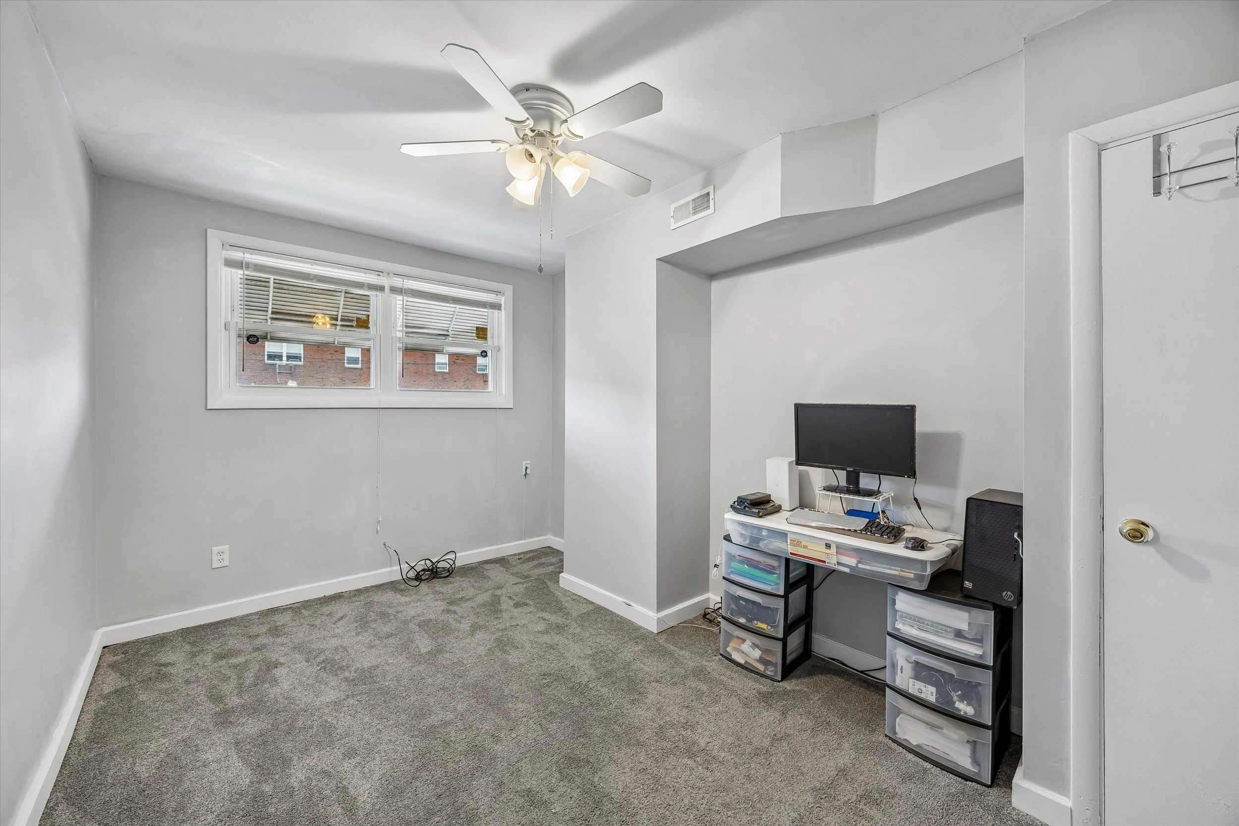 15-1804 Mower St_15.jpg