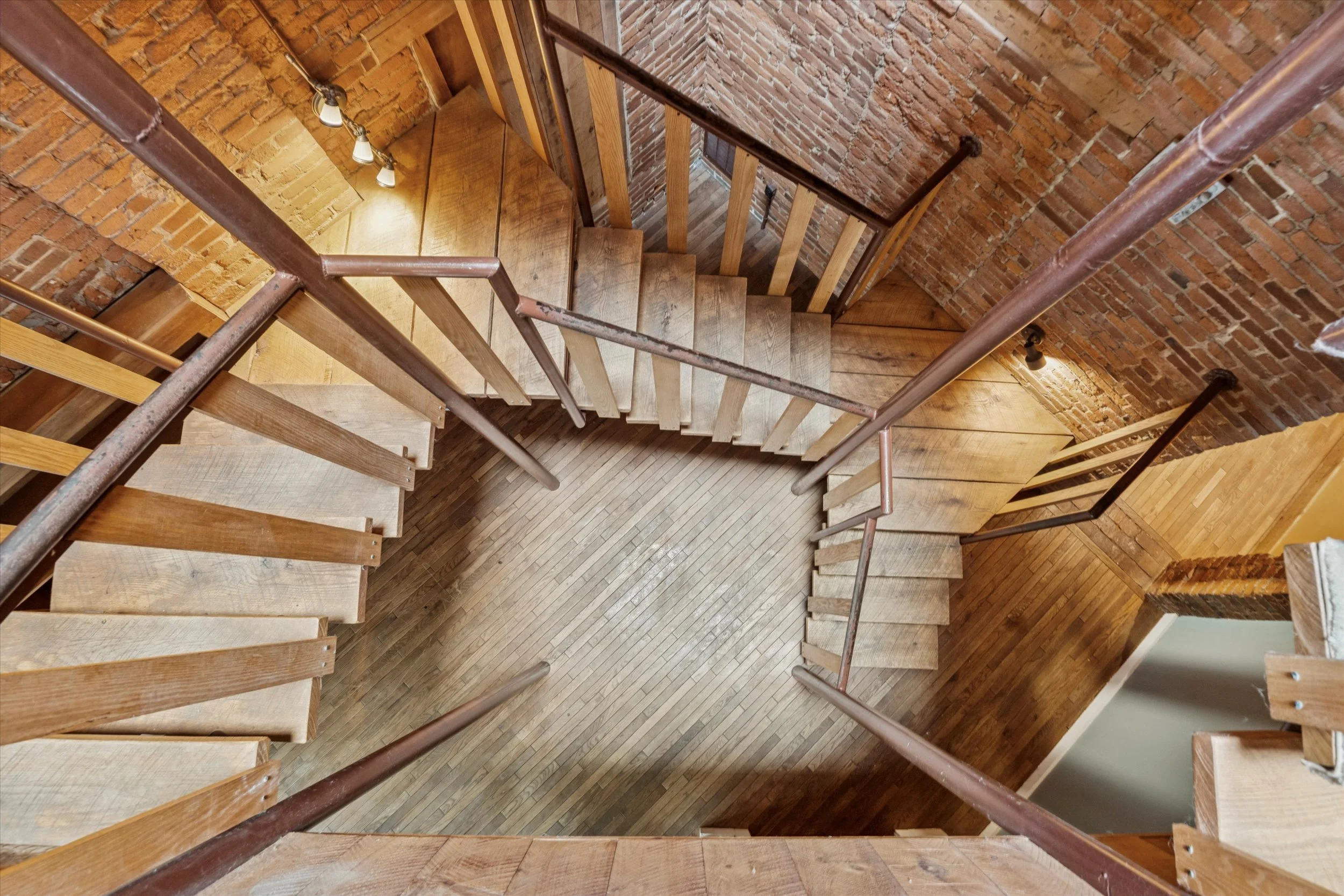 27-409 Lancaster Ave_27.jpg