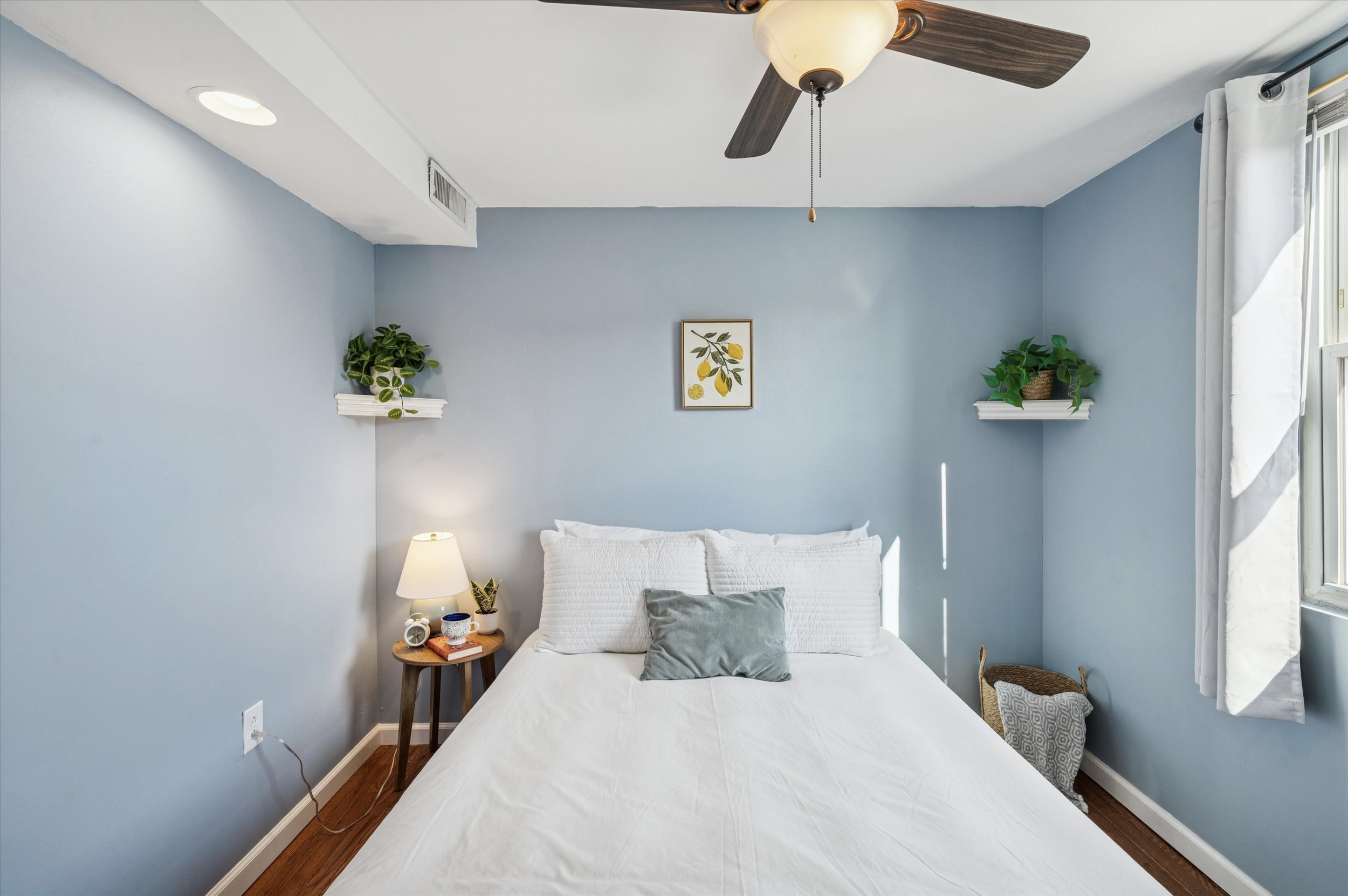 23-1913 S Iseminger St_23.jpg