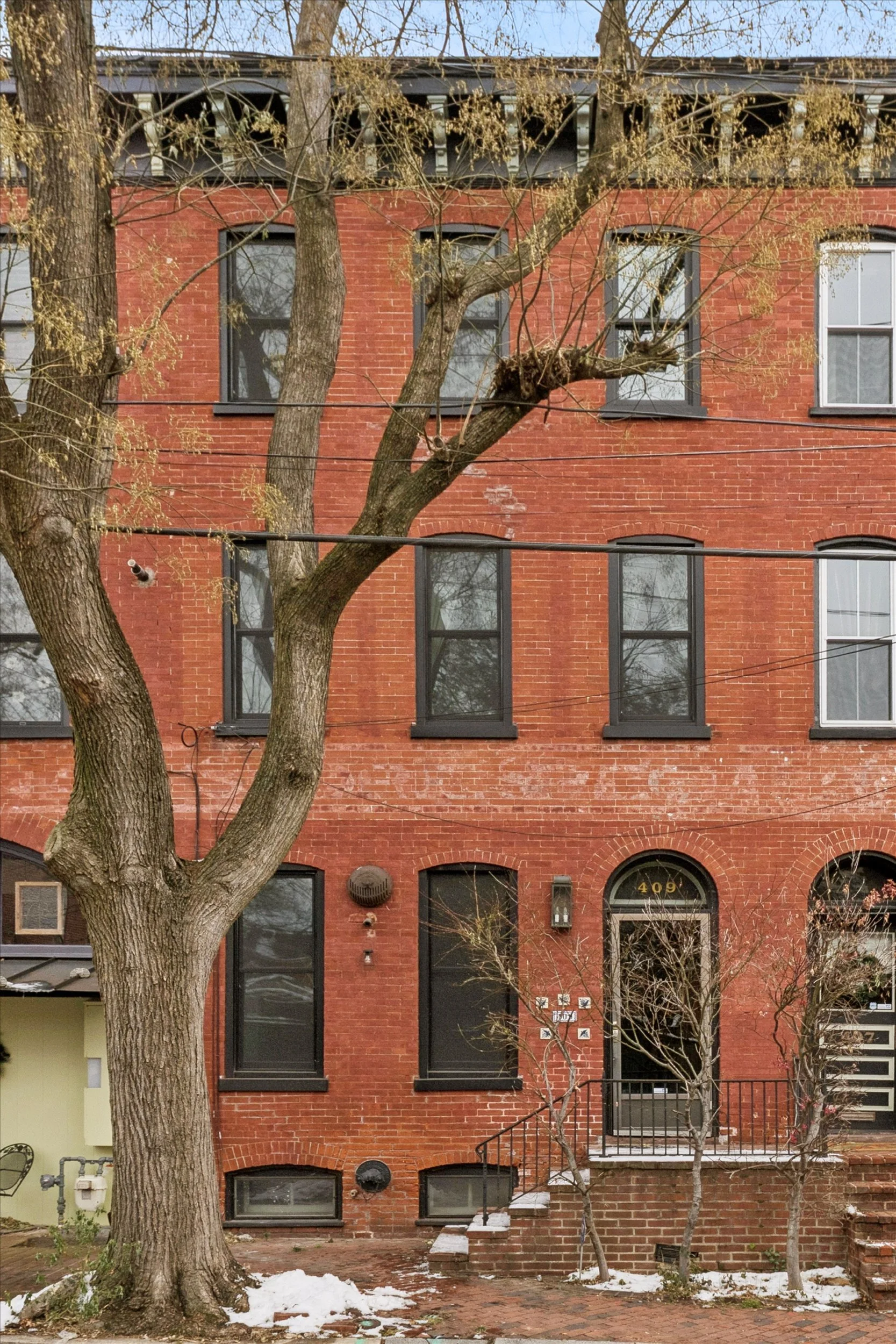 02-409 Lancaster Ave_02.jpg