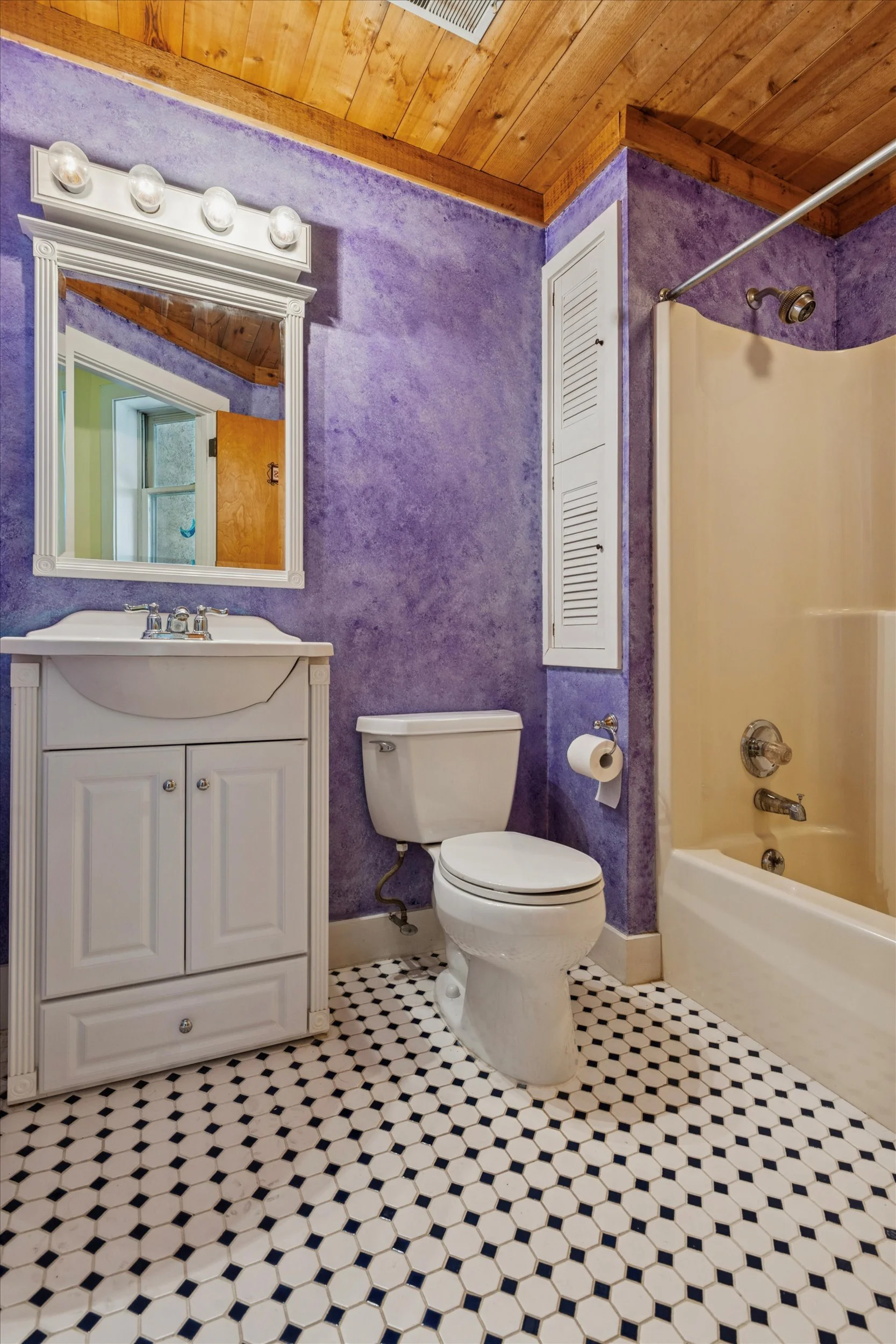 43-409 Lancaster Ave_43.jpg