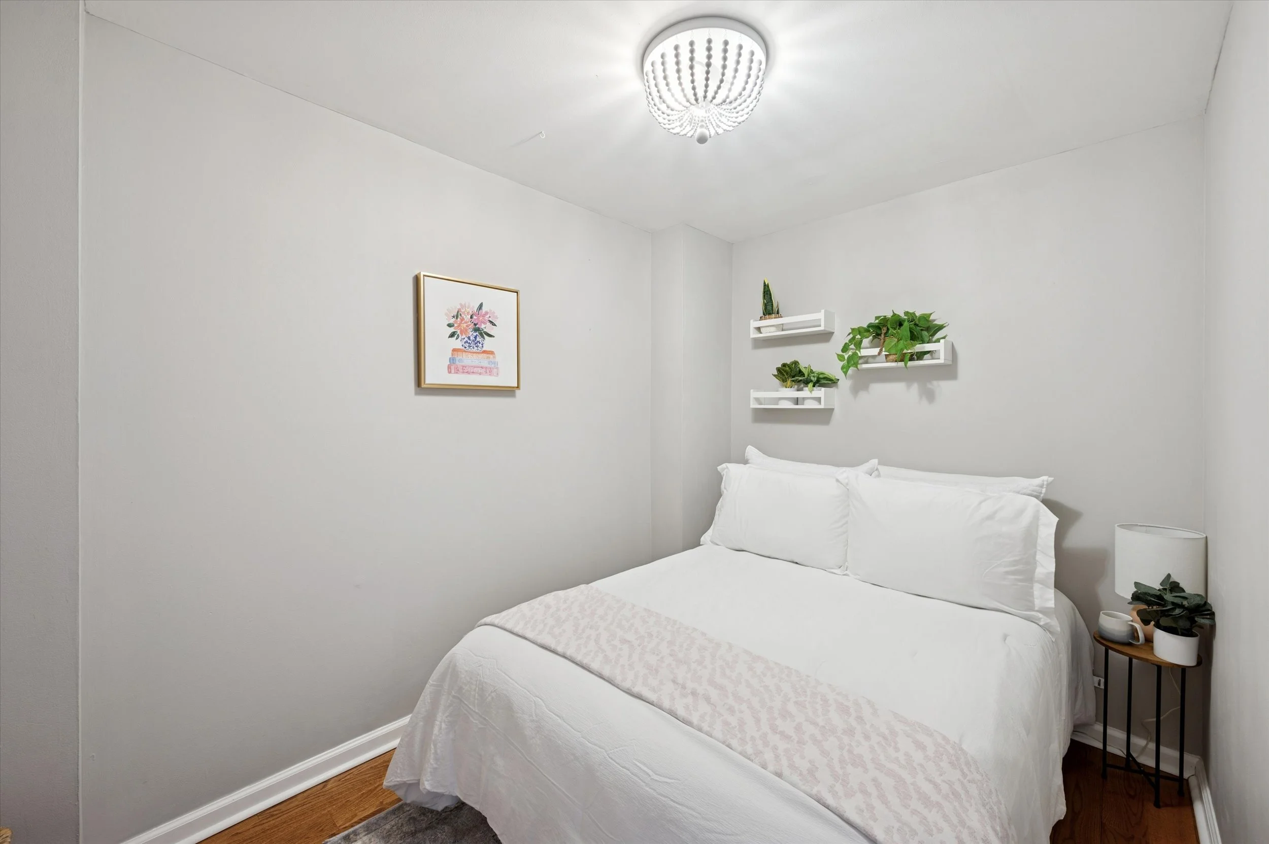 26-1913 S Iseminger St_26.jpg