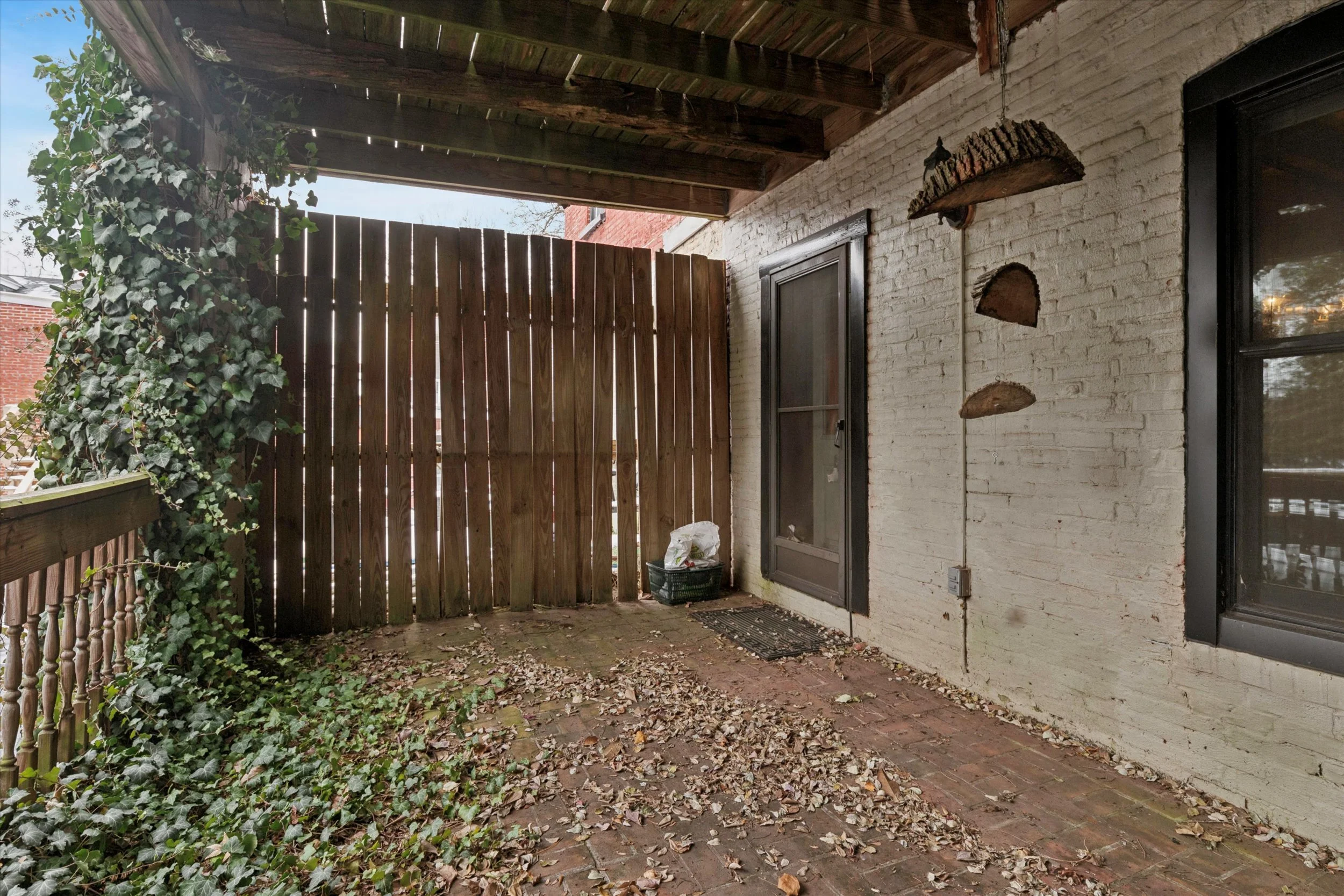 52-409 Lancaster Ave_52.jpg