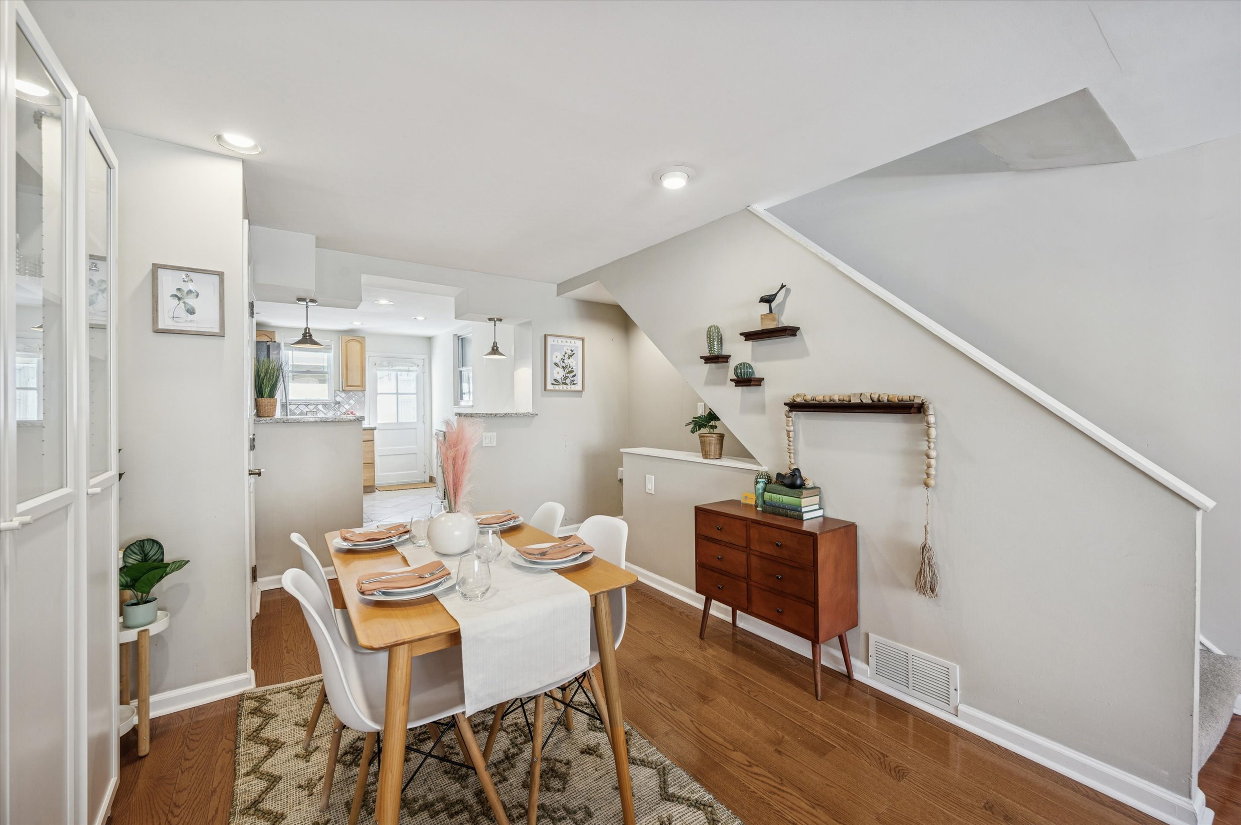 11-1913 S Iseminger St_11.jpg