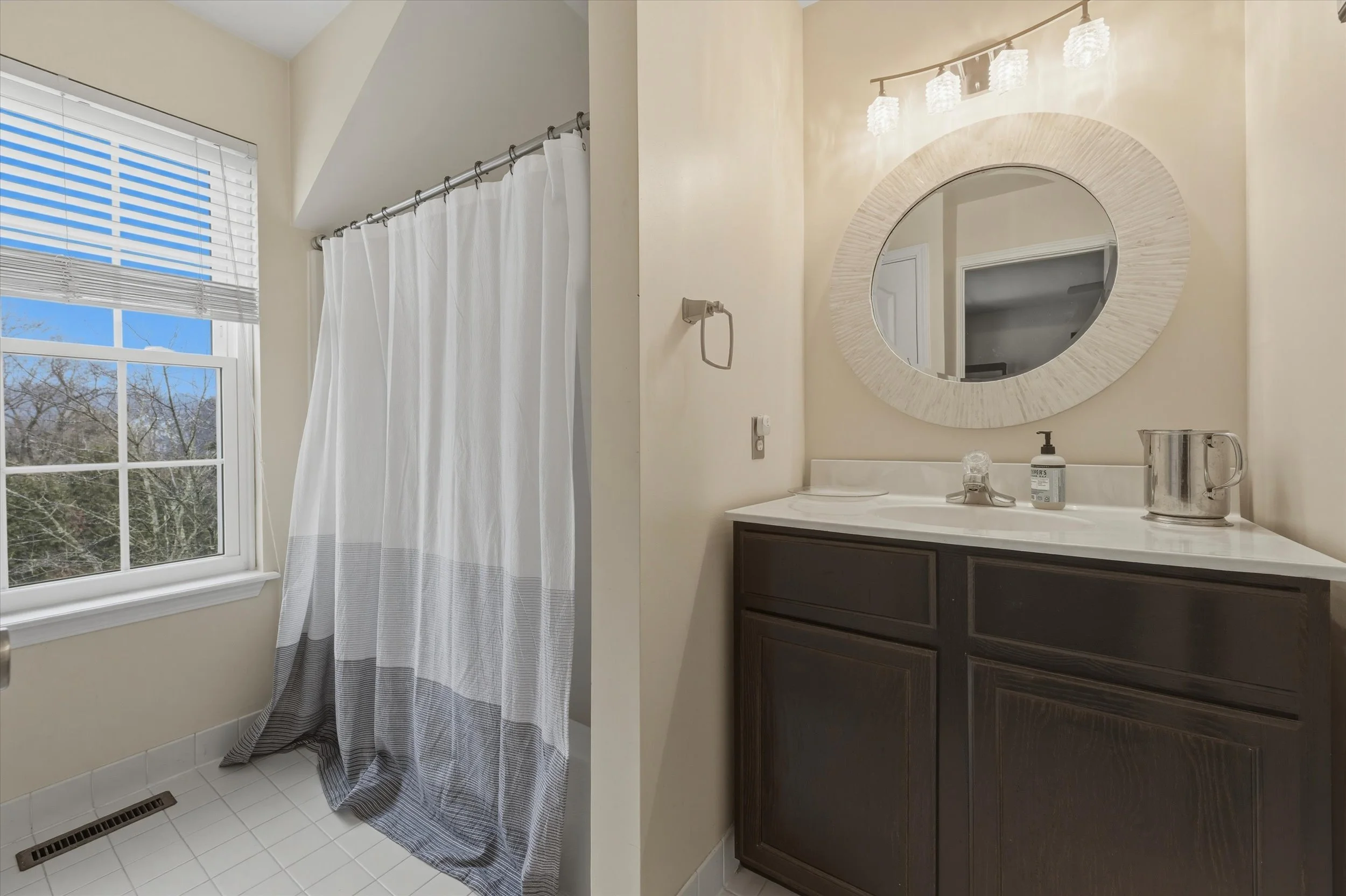 23-102 Campbell Dr_23.jpg