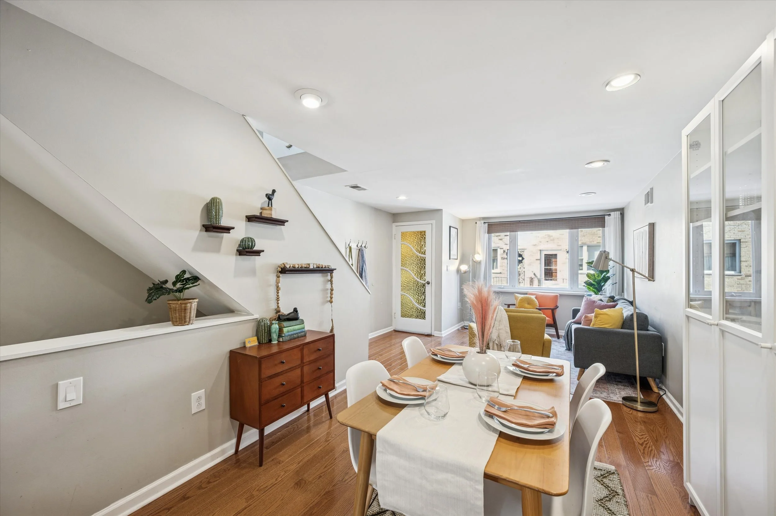 14-1913 S Iseminger St_14.jpg