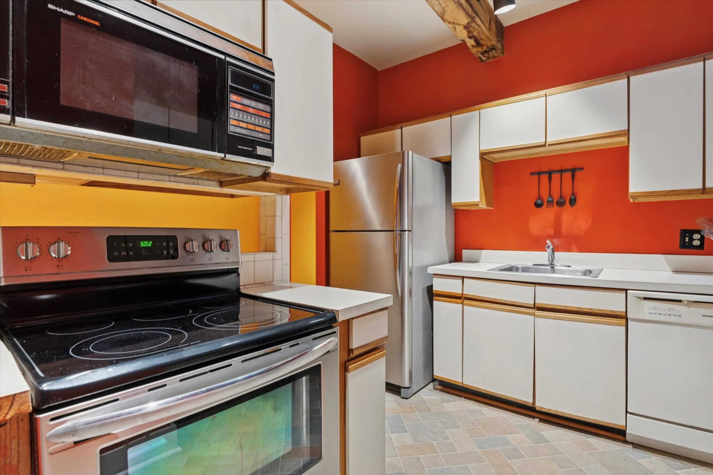 14-409 Lancaster Ave_14.jpg