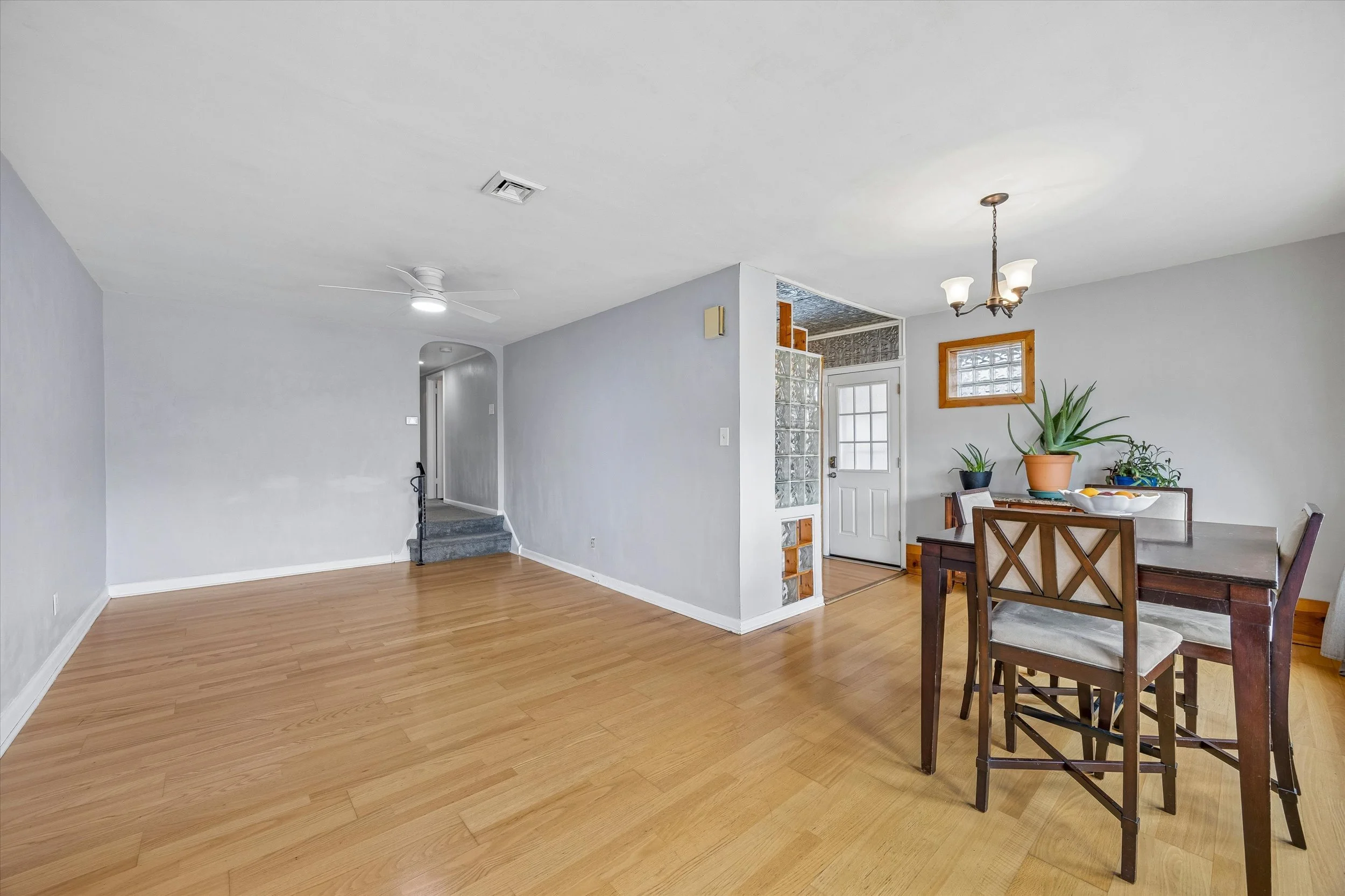 03-1804 Mower St_03.jpg