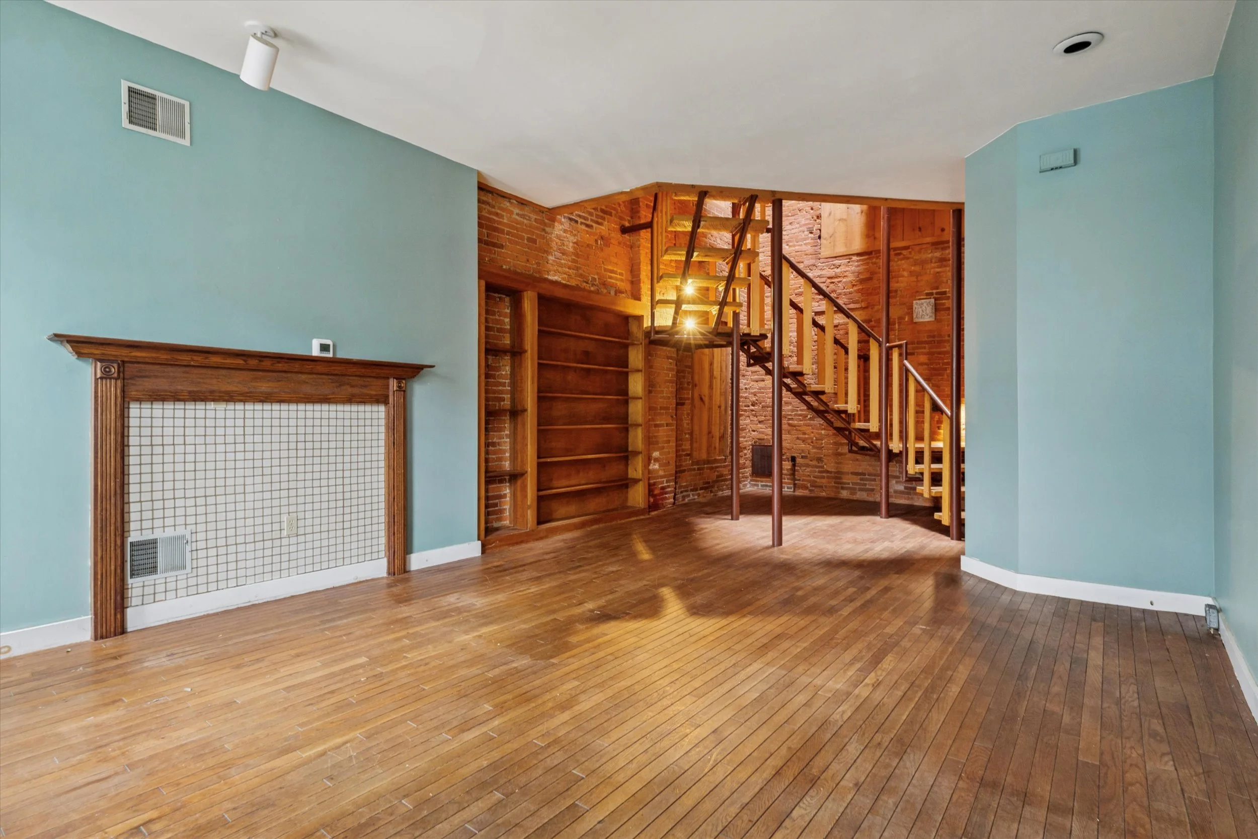 05-409 Lancaster Ave_05.jpg