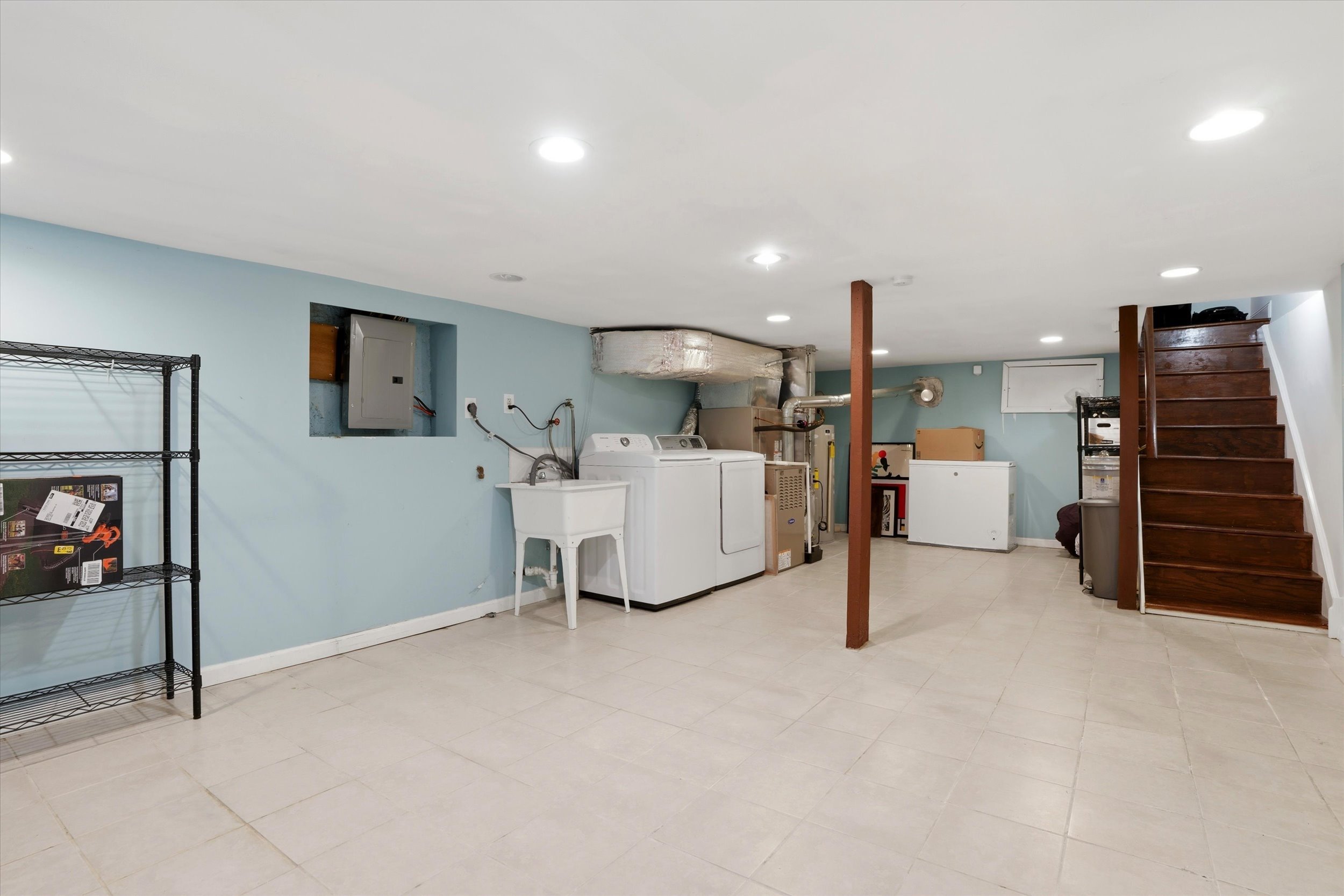 24-4534 Ritchie St_24.jpg