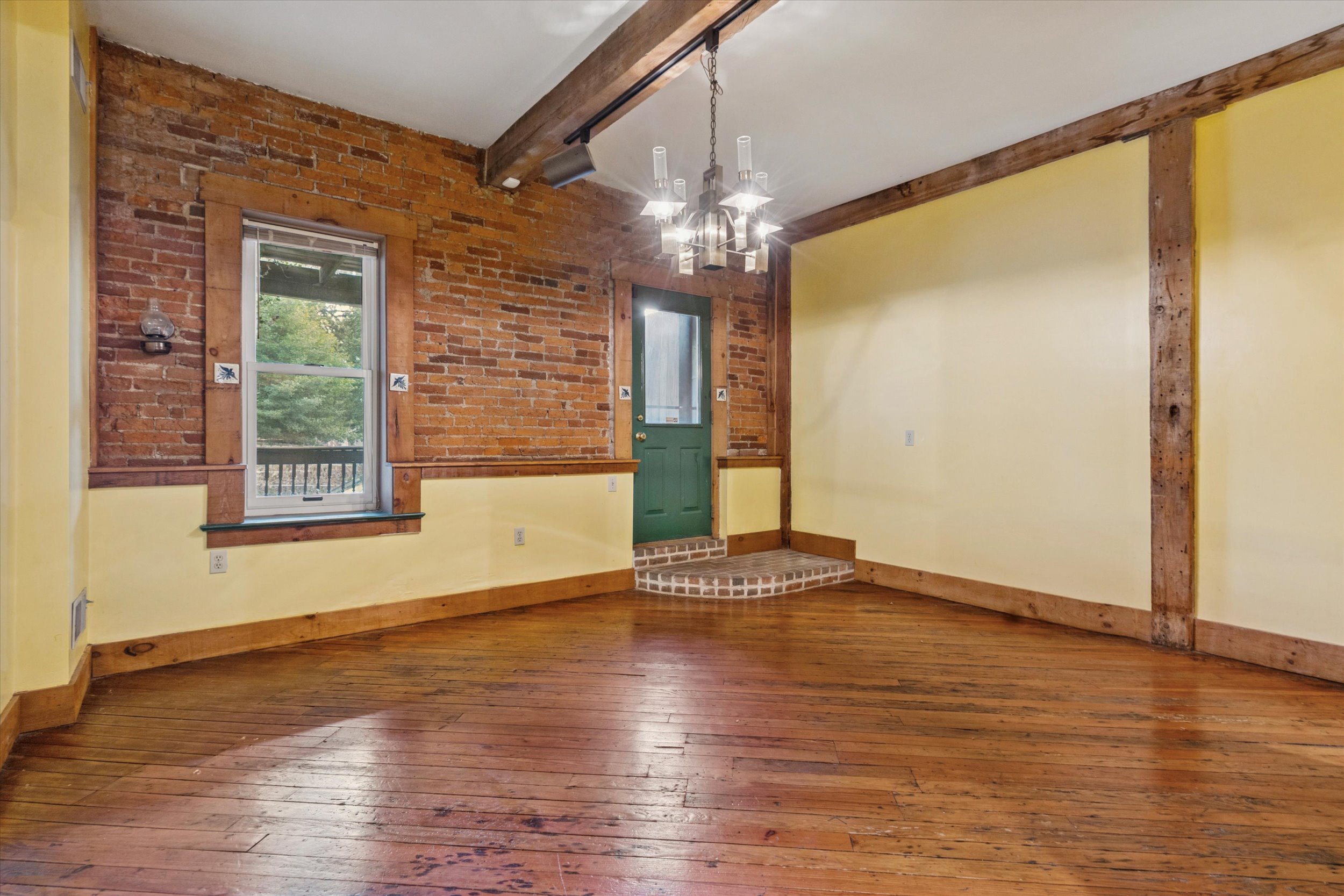 20-409 Lancaster Ave_20.jpg