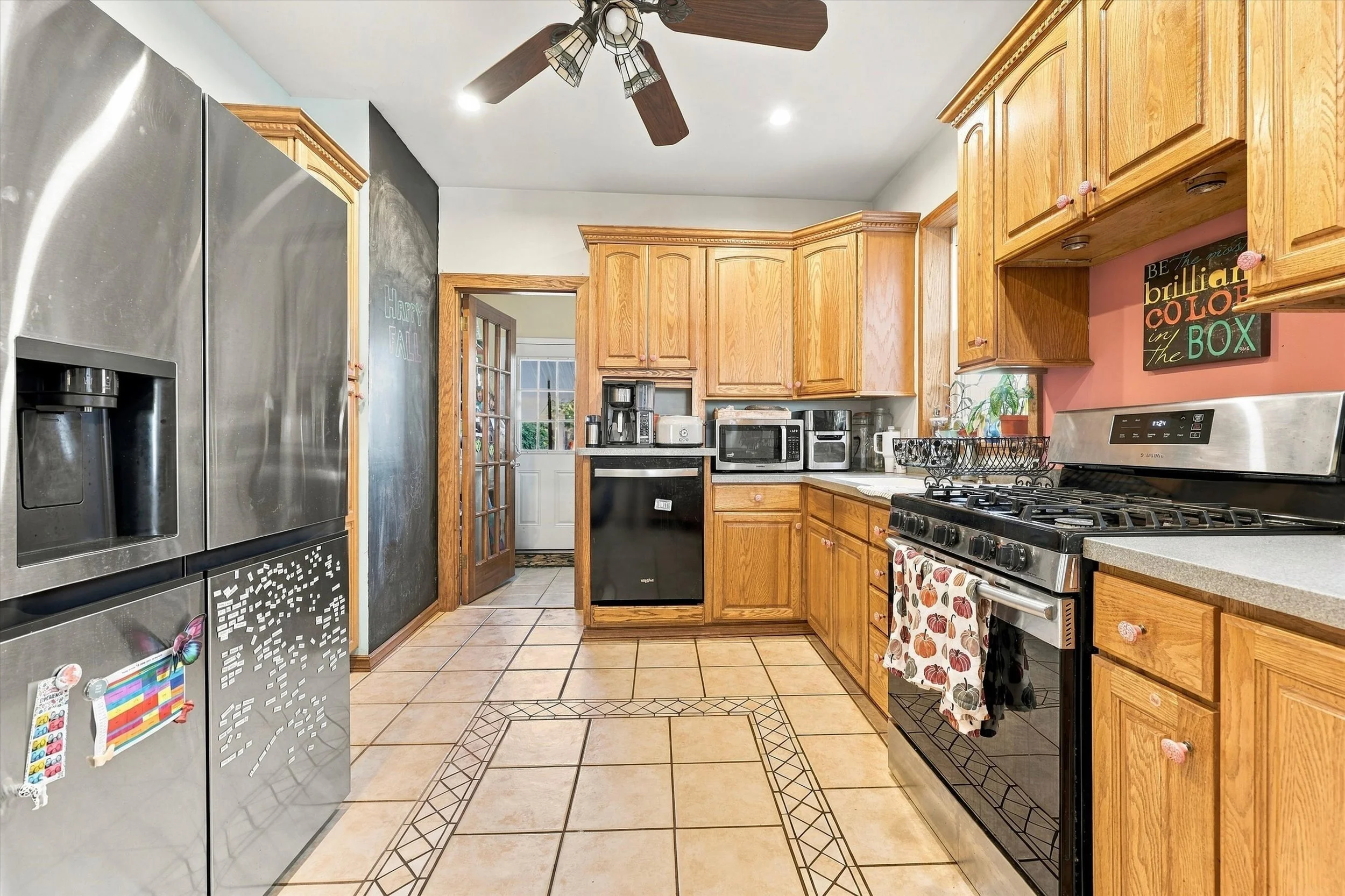 11-568 Hermitage St_11.jpg