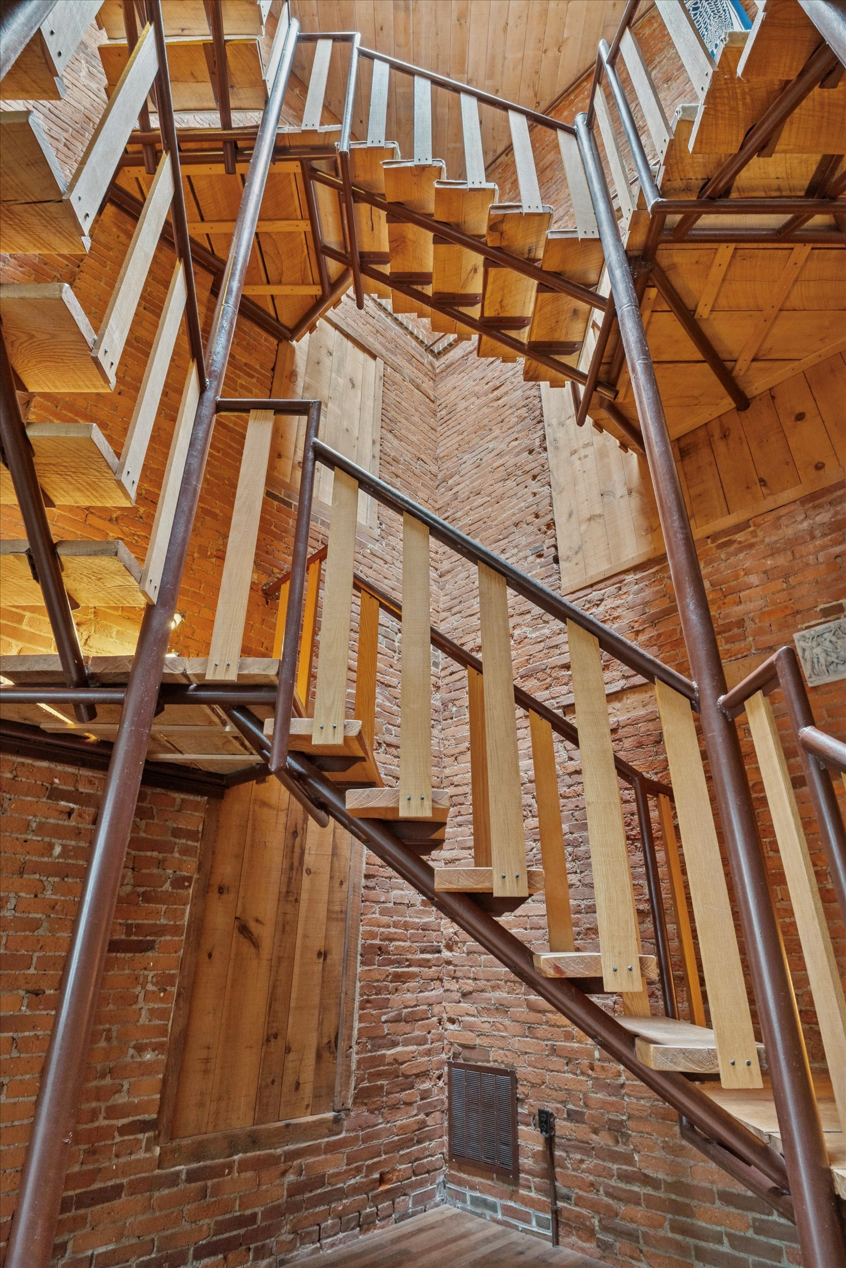 09-409 Lancaster Ave_09.jpg